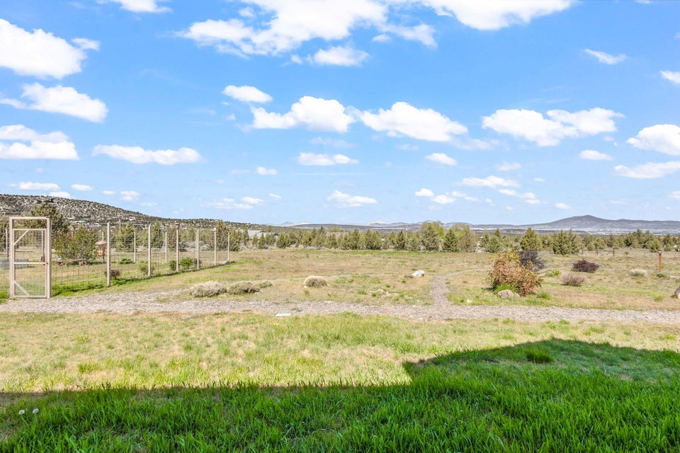 Prineville, Oregon, 97754, United States, 3 Bedrooms Bedrooms, ,3 BathroomsBathrooms,Residential,For Sale,1804823