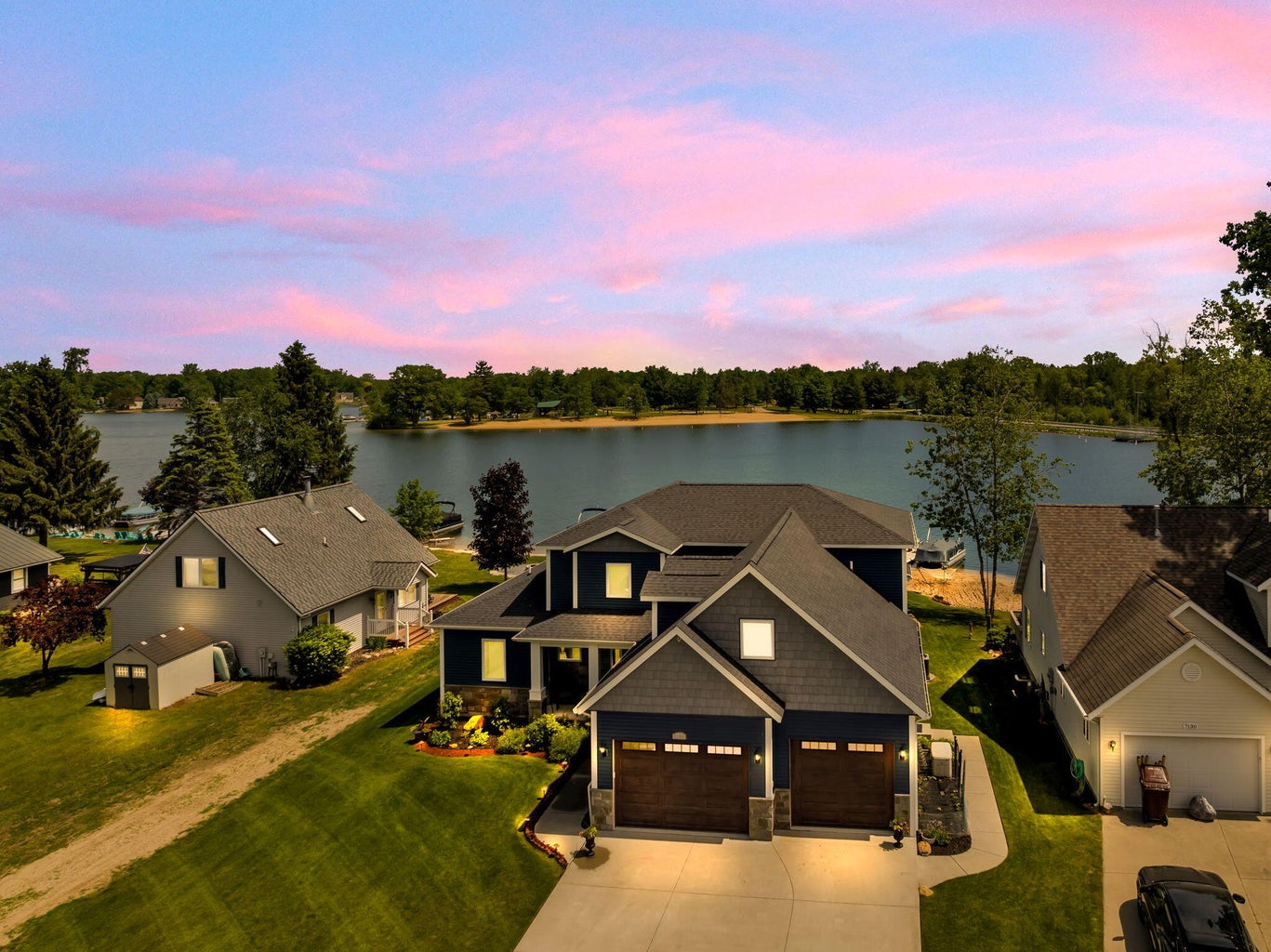Canadian Lakes, Michigan, 49346, United States, 7 Bedrooms Bedrooms, ,5 BathroomsBathrooms,Residential,For Sale,1765643