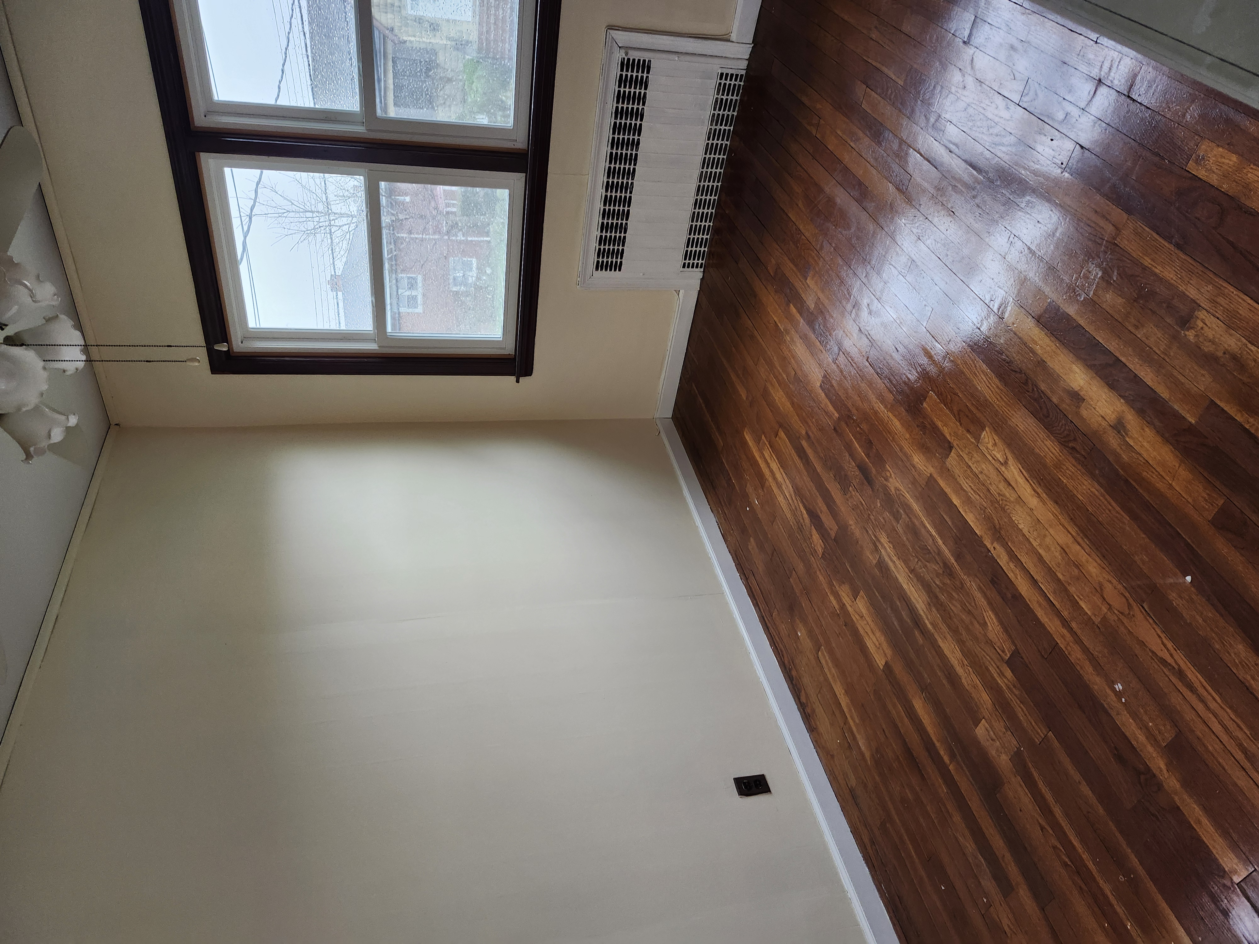 Howard Beach, New York, 11414, United States, 4 Bedrooms Bedrooms, ,3 BathroomsBathrooms,Residential,For Sale,1835164