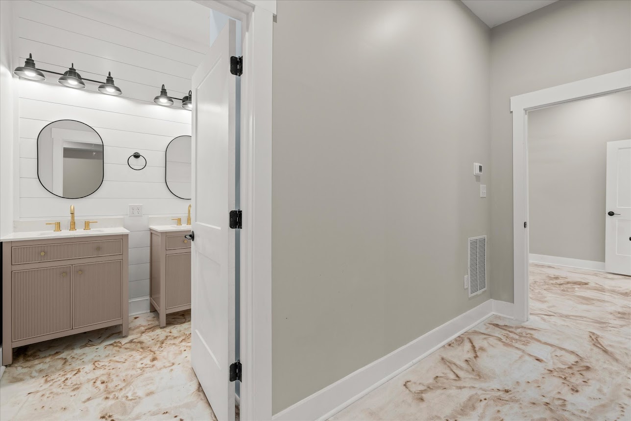 Carrollton, Georgia, 30116, United States, 4 Bedrooms Bedrooms, ,3 BathroomsBathrooms,Residential,For Sale,2005638