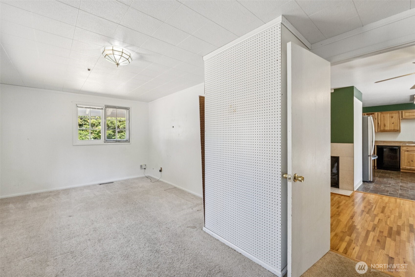 Lynnwood, Washington, 98037, United States, 4 Bedrooms Bedrooms, ,2 BathroomsBathrooms,Residential,For Sale,1904823