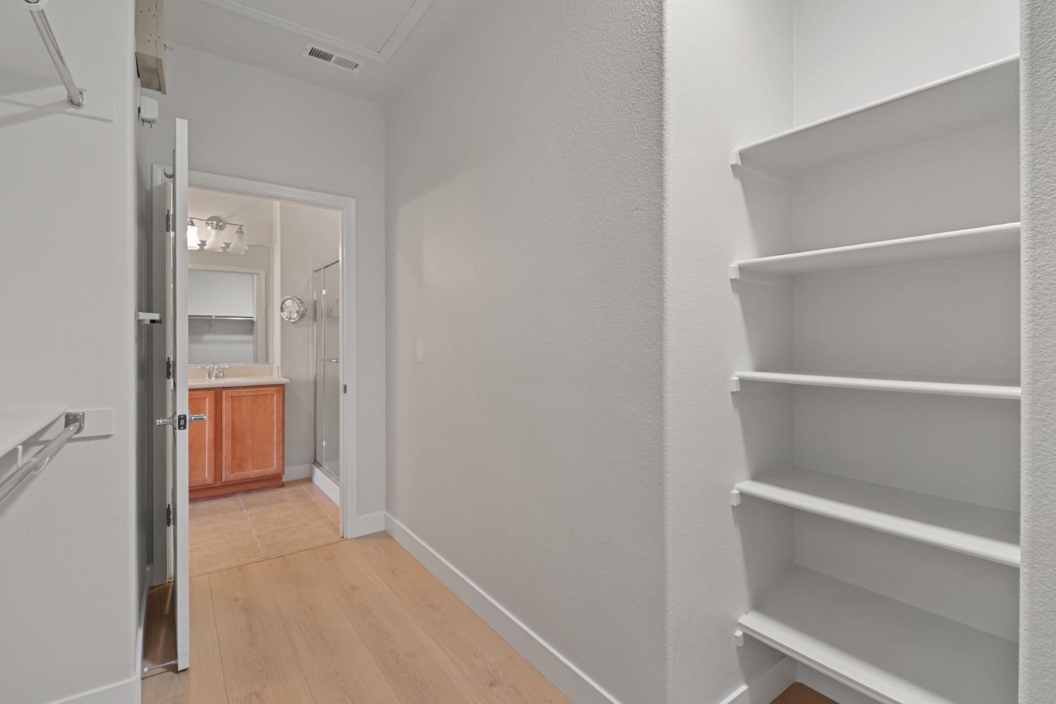 Elk Grove, California, 95757, United States, 3 Bedrooms Bedrooms, ,2 BathroomsBathrooms,Residential,For Sale,1917062