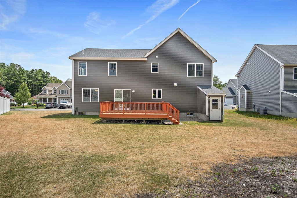 Rockland, Massachusetts, 02370, United States, 4 Bedrooms Bedrooms, ,3 BathroomsBathrooms,Residential,For Sale,1898711