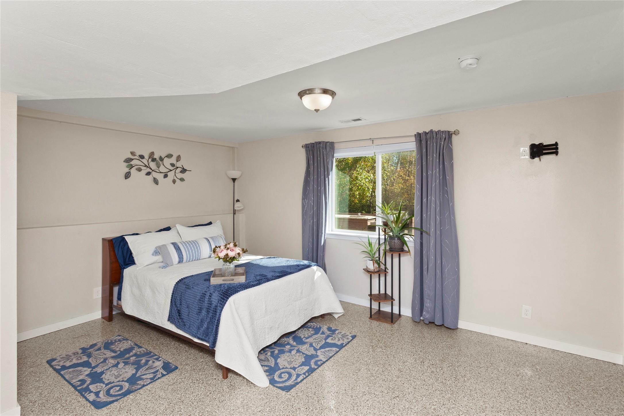 Ankeny, Iowa, 50021, United States, 5 Bedrooms Bedrooms, ,4 BathroomsBathrooms,Residential,For Sale,1976542