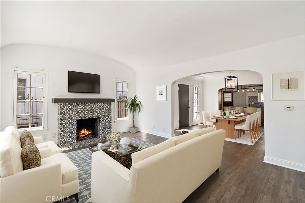 Los Angeles, California, 90019, United States, ,Residential,For Sale,2022270