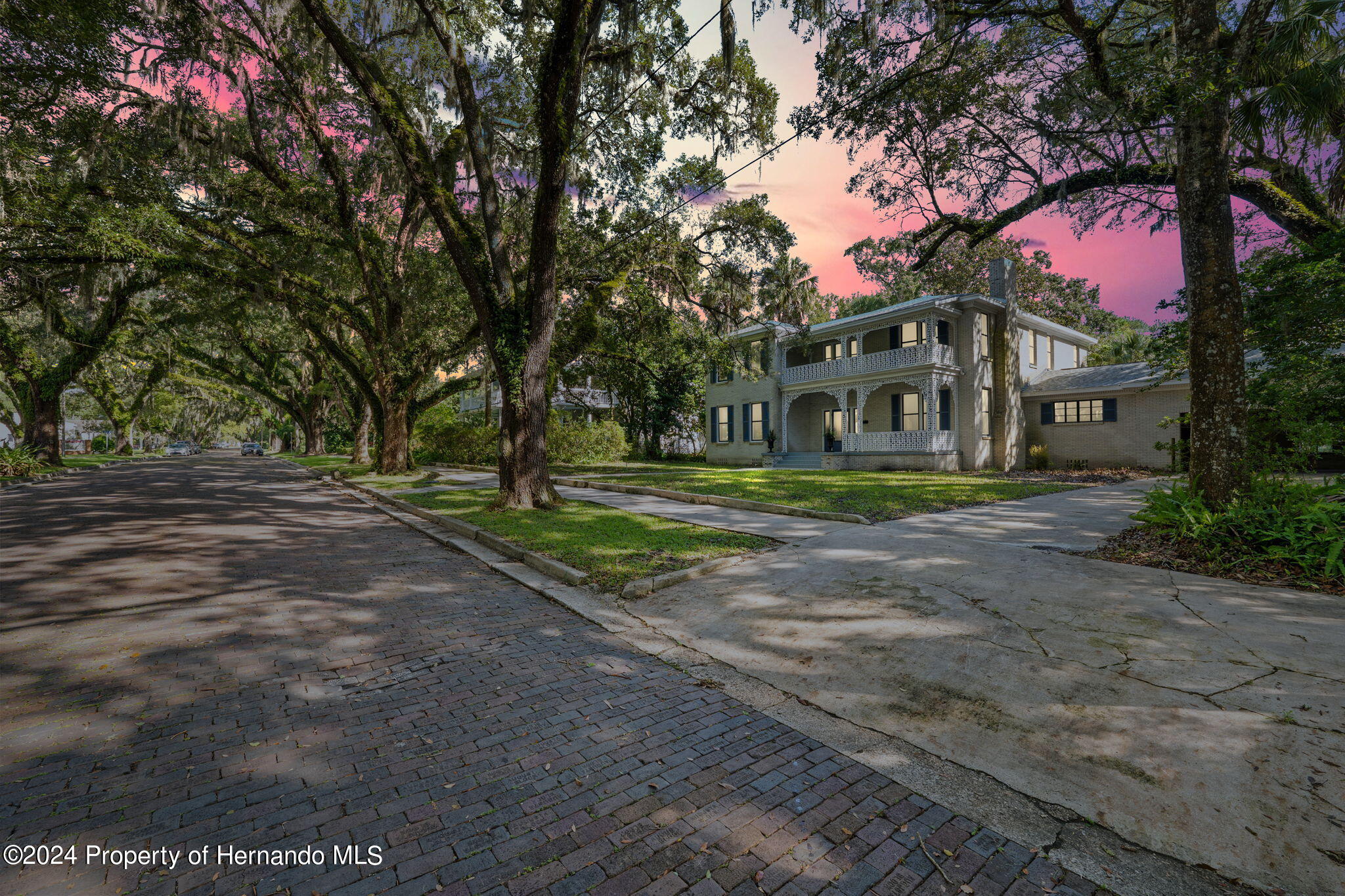 Brooksville, Florida, 34601, United States, 5 Bedrooms Bedrooms, ,3 BathroomsBathrooms,Residential,For Sale,1979543