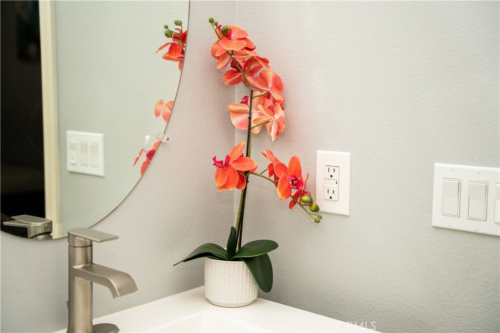 Indio, California, 92203, United States, 5 Bedrooms Bedrooms, ,3 BathroomsBathrooms,Residential,For Sale,1989302