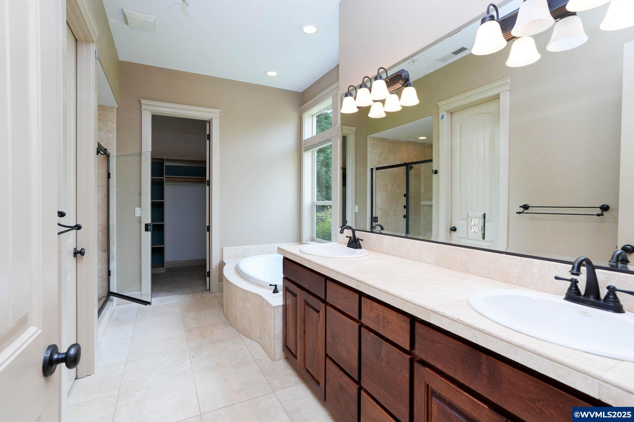 Salem, Oregon, 97306, United States, 4 Bedrooms Bedrooms, ,3 BathroomsBathrooms,Residential,For Sale,1906956
