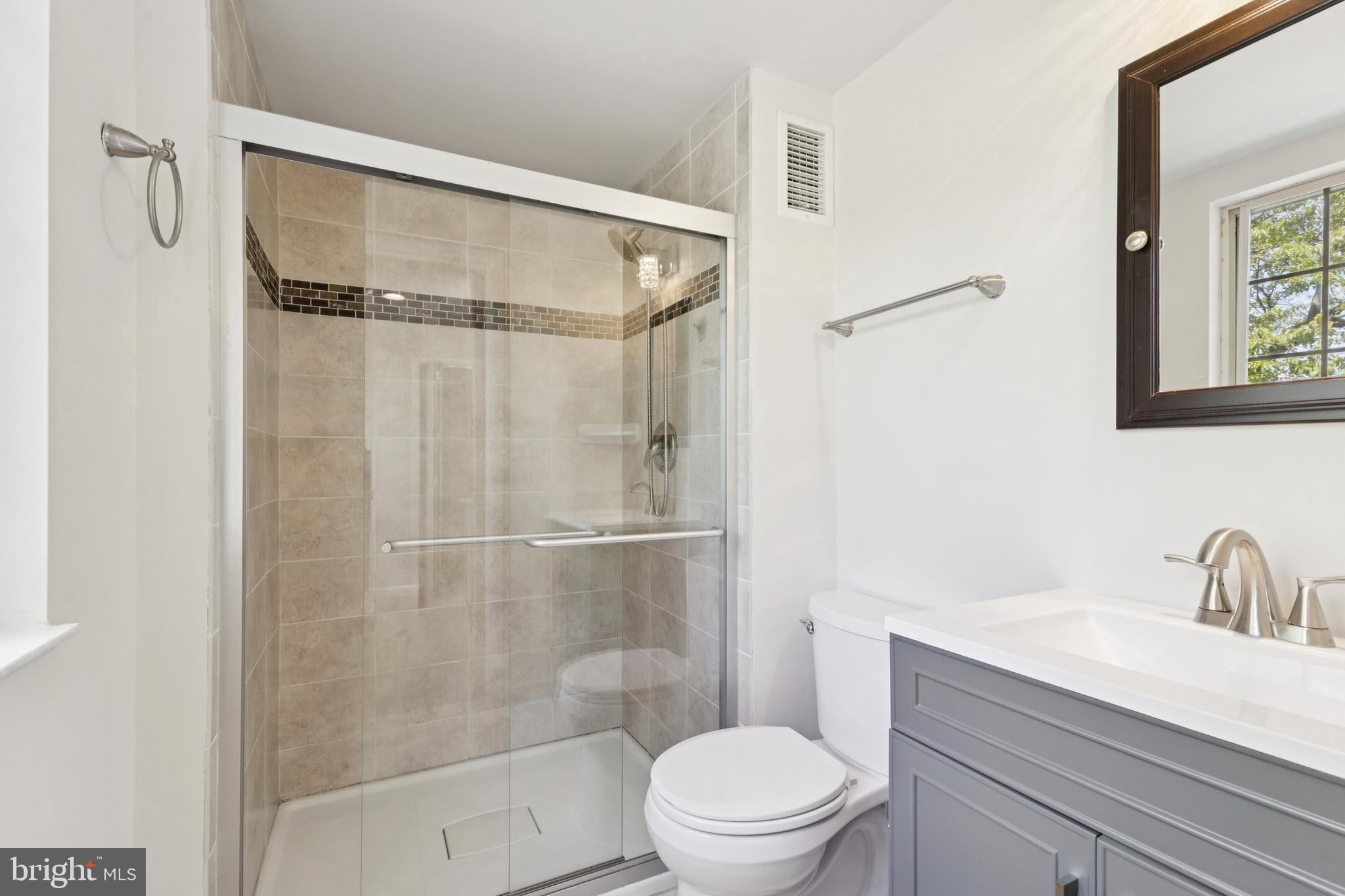 Woodbridge, Virginia, 22192, United States, 4 Bedrooms Bedrooms, ,4 BathroomsBathrooms,Residential,For Sale,1975493