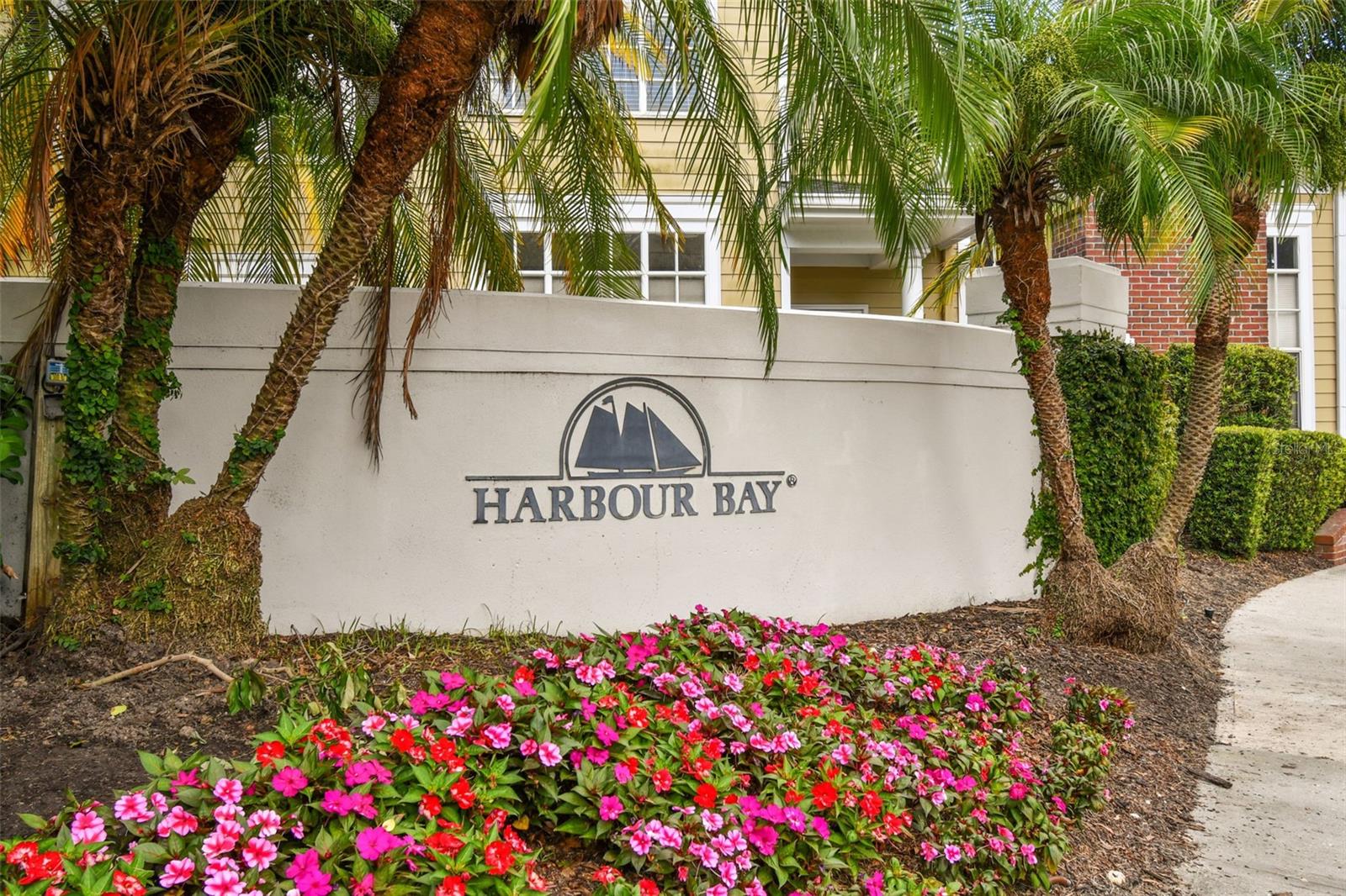 Tampa, Florida, 33602, United States, 4 Bedrooms Bedrooms, ,4 BathroomsBathrooms,Residential,For Sale,1976189