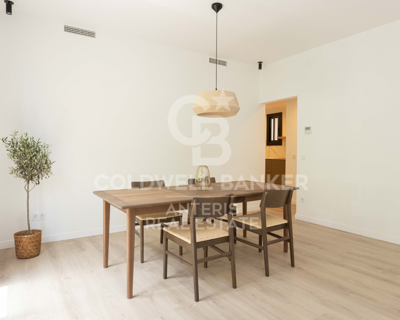 Barcelona, Barcelona, Eixample, La Sagrada Fam?lia, Barcelona, Catalonia, ES, 3 Bedrooms Bedrooms, ,2 BathroomsBathrooms,Residential,For Sale,Barcelona, Barcelona, Eixample, La Sagrada Fam?lia,1628102
