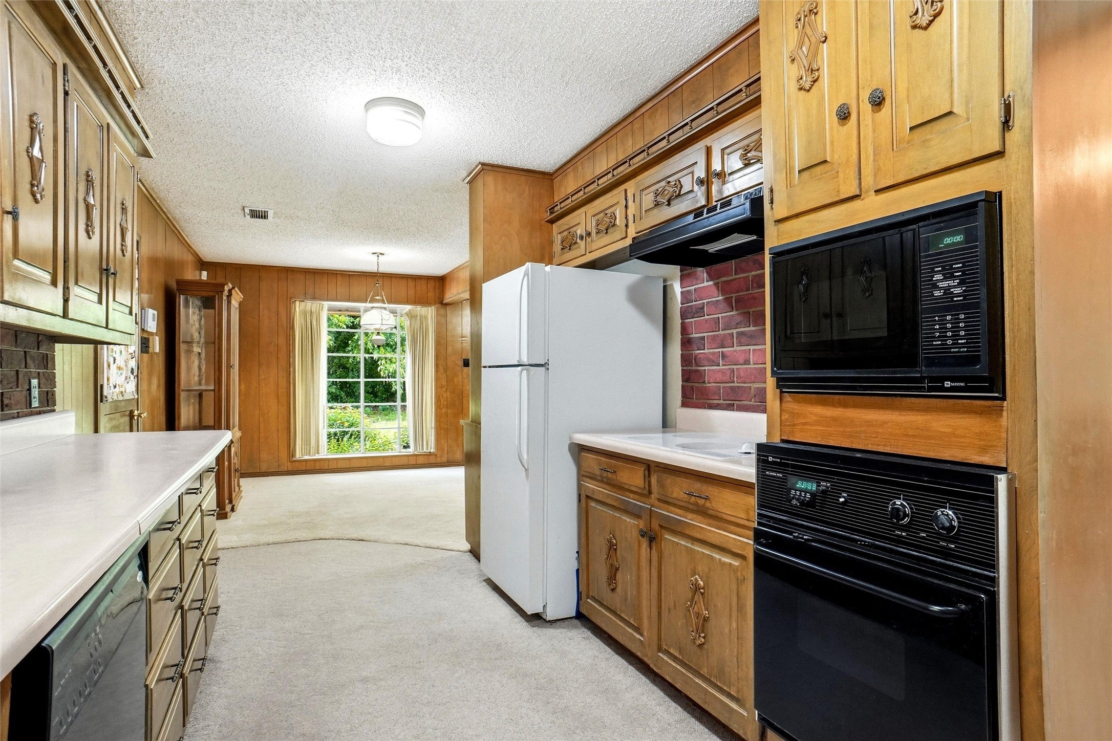 Grapevine, Texas, 76051, United States, 3 Bedrooms Bedrooms, ,2 BathroomsBathrooms,Residential,For Sale,2048071