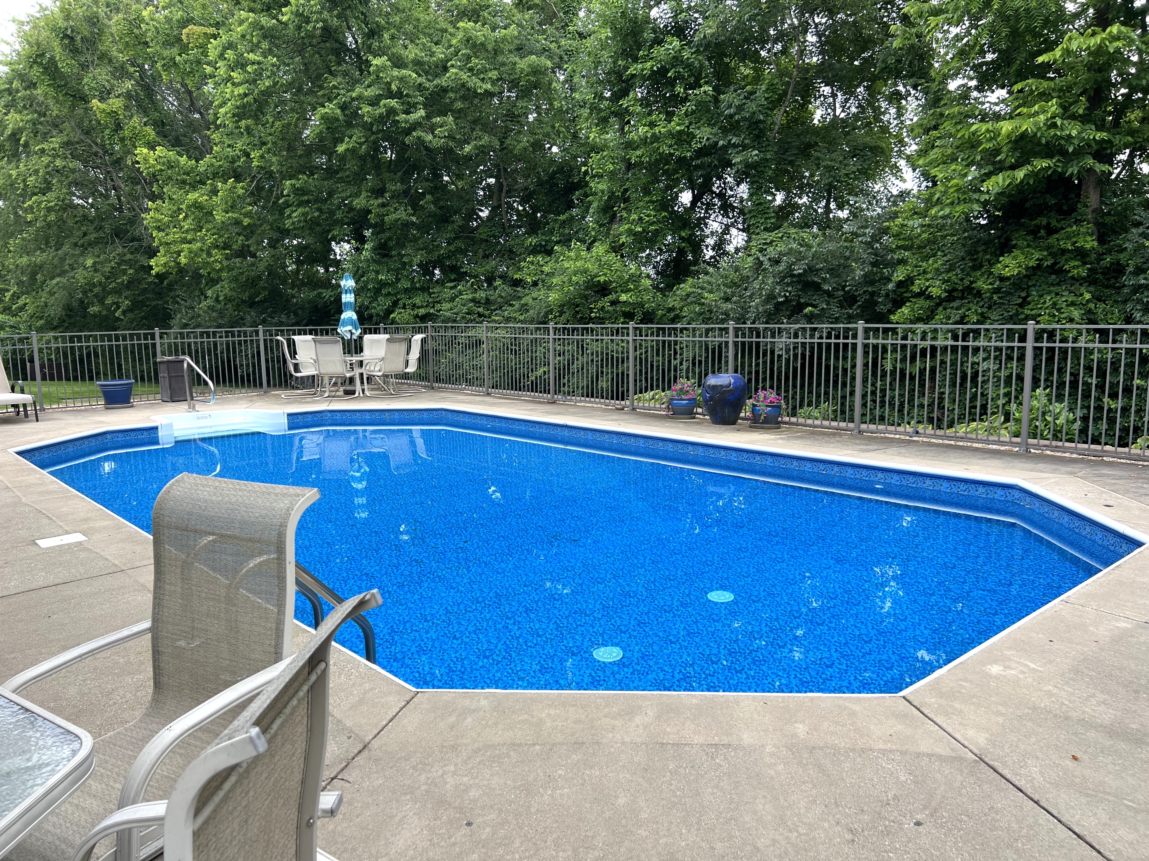 Frankfort, Kentucky, 40601, United States, 5 Bedrooms Bedrooms, ,4 BathroomsBathrooms,Residential,For Sale,1983551