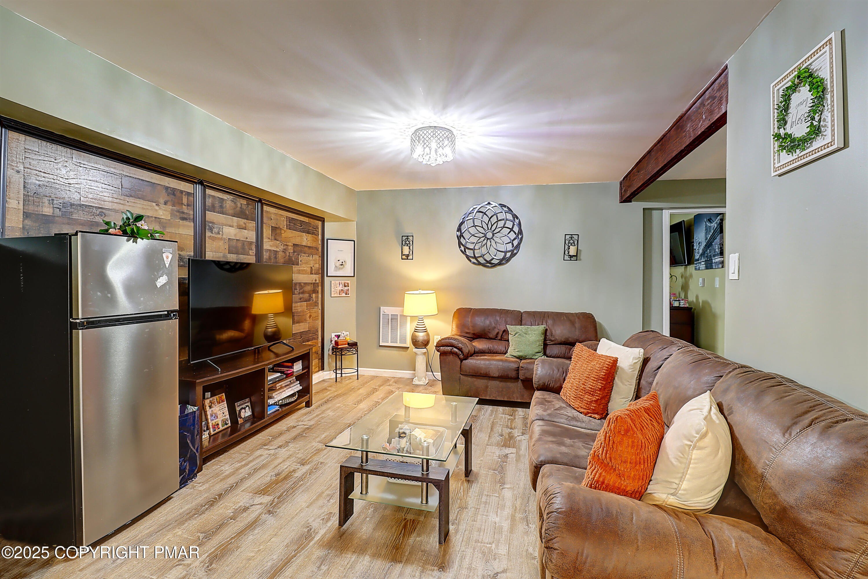 Blakeslee, Pennsylvania, 18610, United States, 4 Bedrooms Bedrooms, ,4 BathroomsBathrooms,Residential,For Sale,1982561