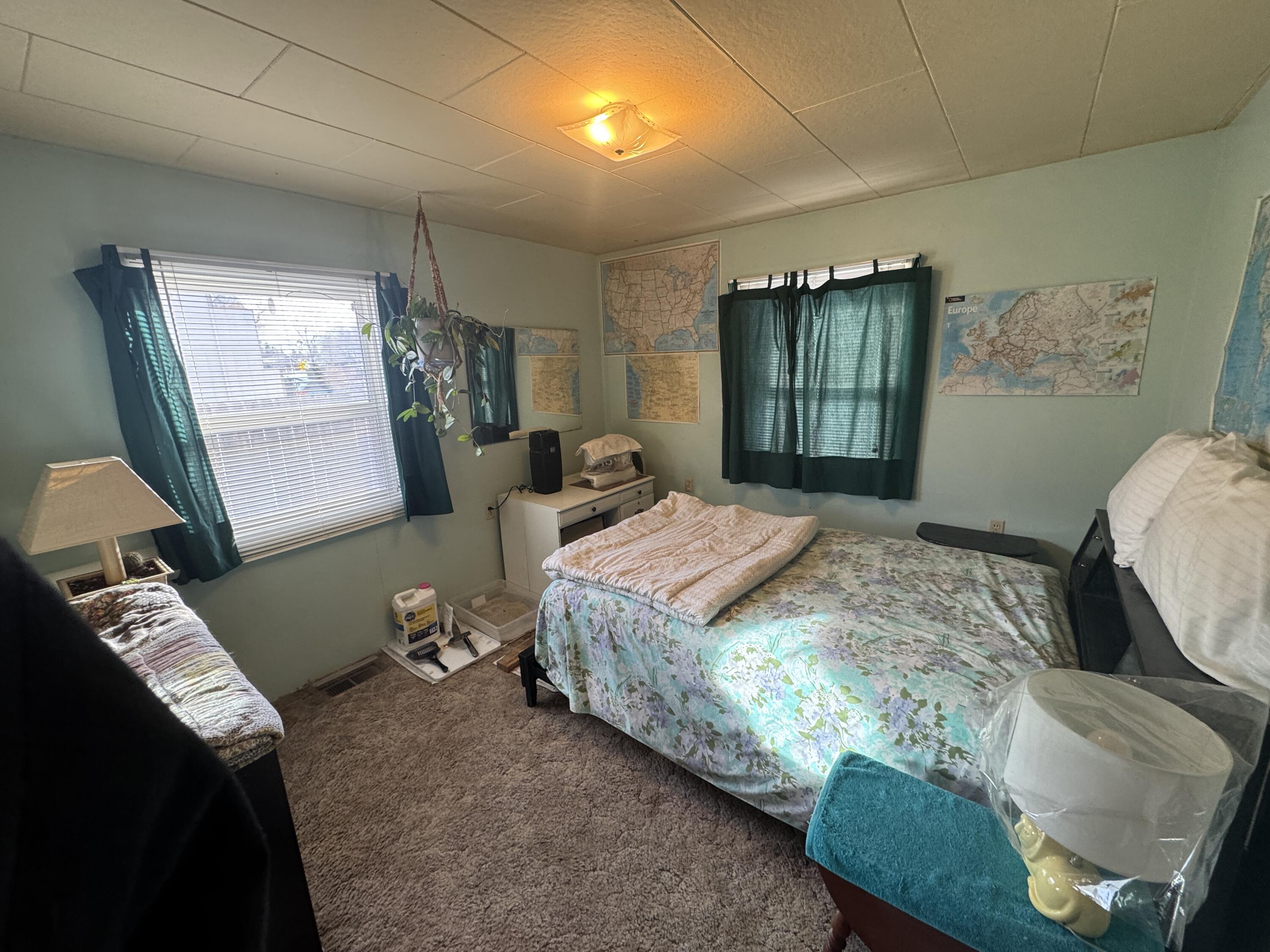 Redmond, Oregon, 97756, United States, 2 Bedrooms Bedrooms, ,1 BathroomBathrooms,Residential,For Sale,2008115