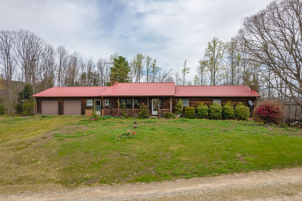 Taylorsville, North Carolina, 28681, United States, 4 Bedrooms Bedrooms, ,2 BathroomsBathrooms,Residential,For Sale,1942573