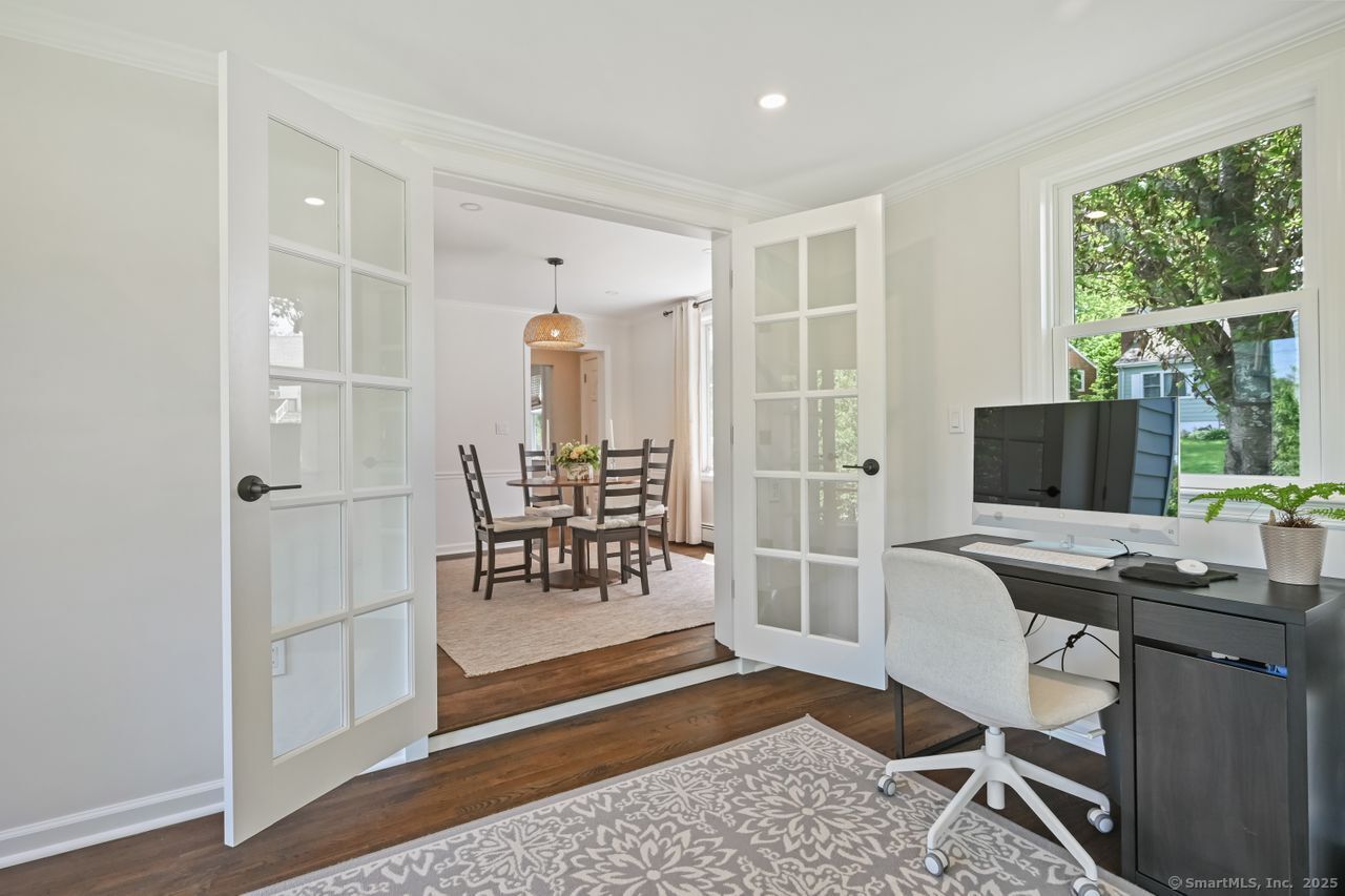 Stamford, Connecticut, 06902, United States, 3 Bedrooms Bedrooms, ,2 BathroomsBathrooms,Residential,For Sale,1837924