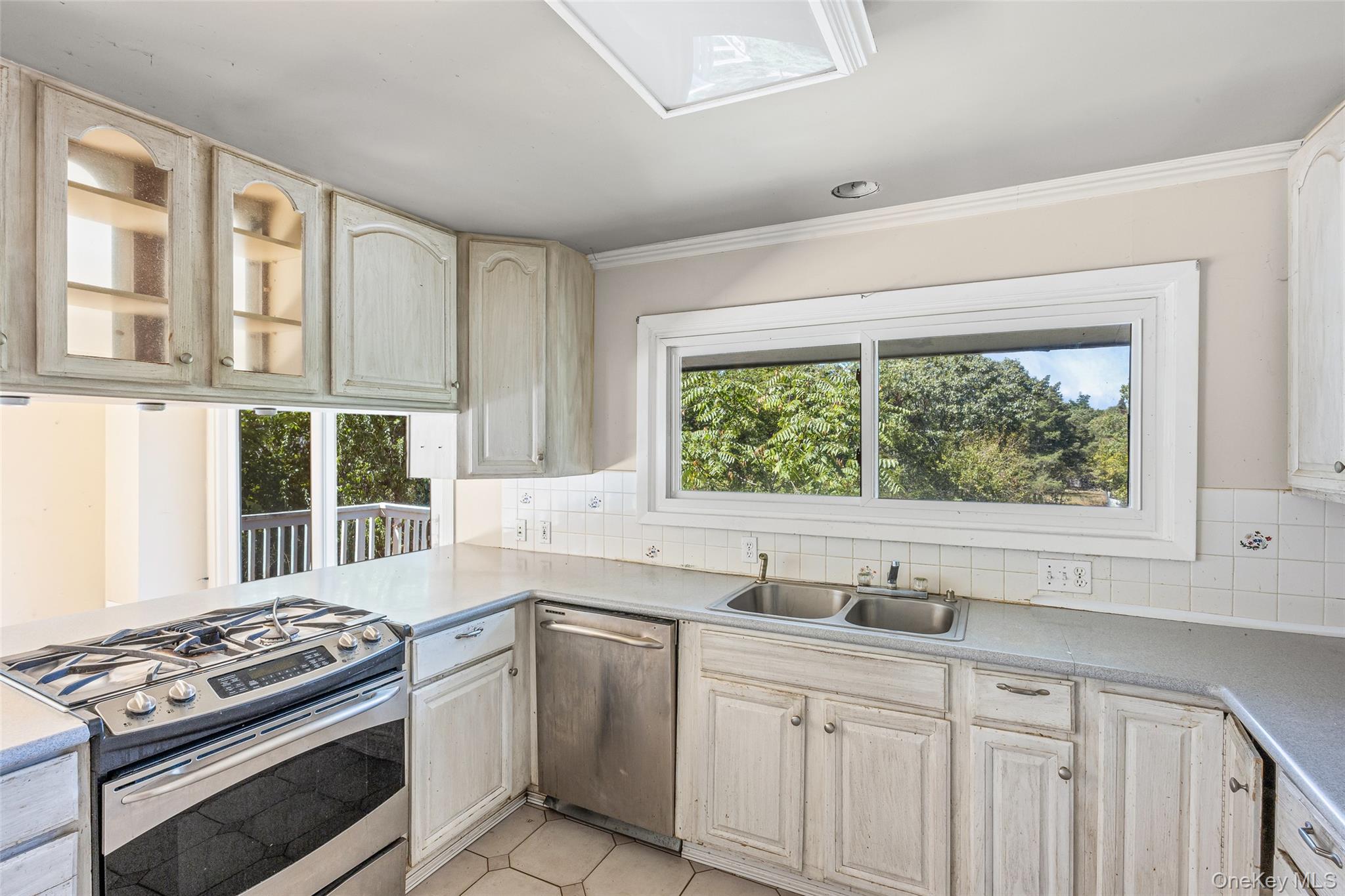 Asharoken, New York, 11768, United States, 4 Bedrooms Bedrooms, ,3 BathroomsBathrooms,Residential,For Sale,1973791