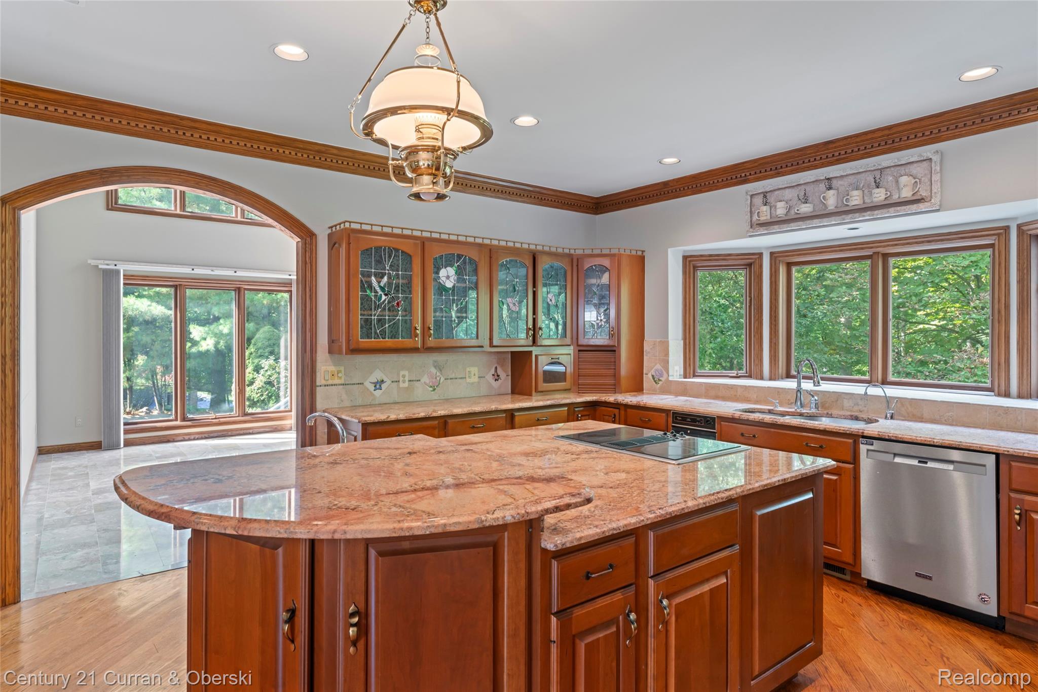 Farmington, Michigan, 48331, United States, 5 Bedrooms Bedrooms, ,6 BathroomsBathrooms,Residential,For Sale,1975363