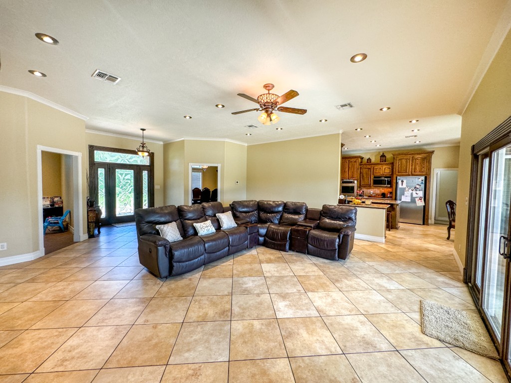 Bloomburg, Texas, 75556, United States, 4 Bedrooms Bedrooms, ,2 BathroomsBathrooms,Residential,For Sale,1789211