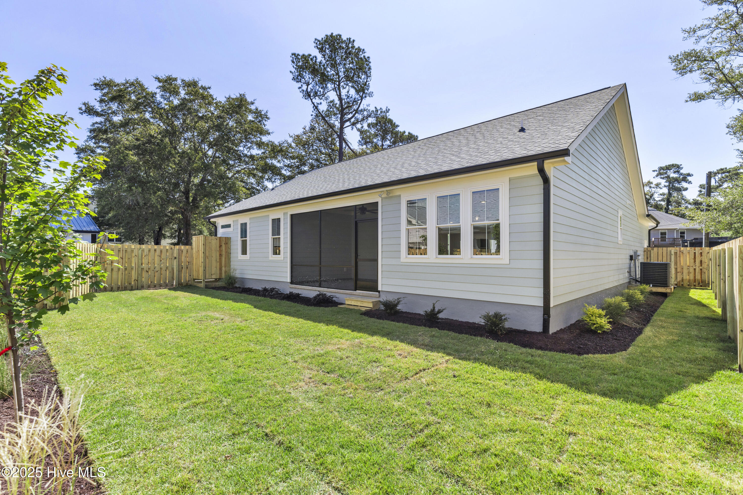 Carolina Beach, North Carolina, 28428, United States, 3 Bedrooms Bedrooms, ,2 BathroomsBathrooms,Residential,For Sale,1992087