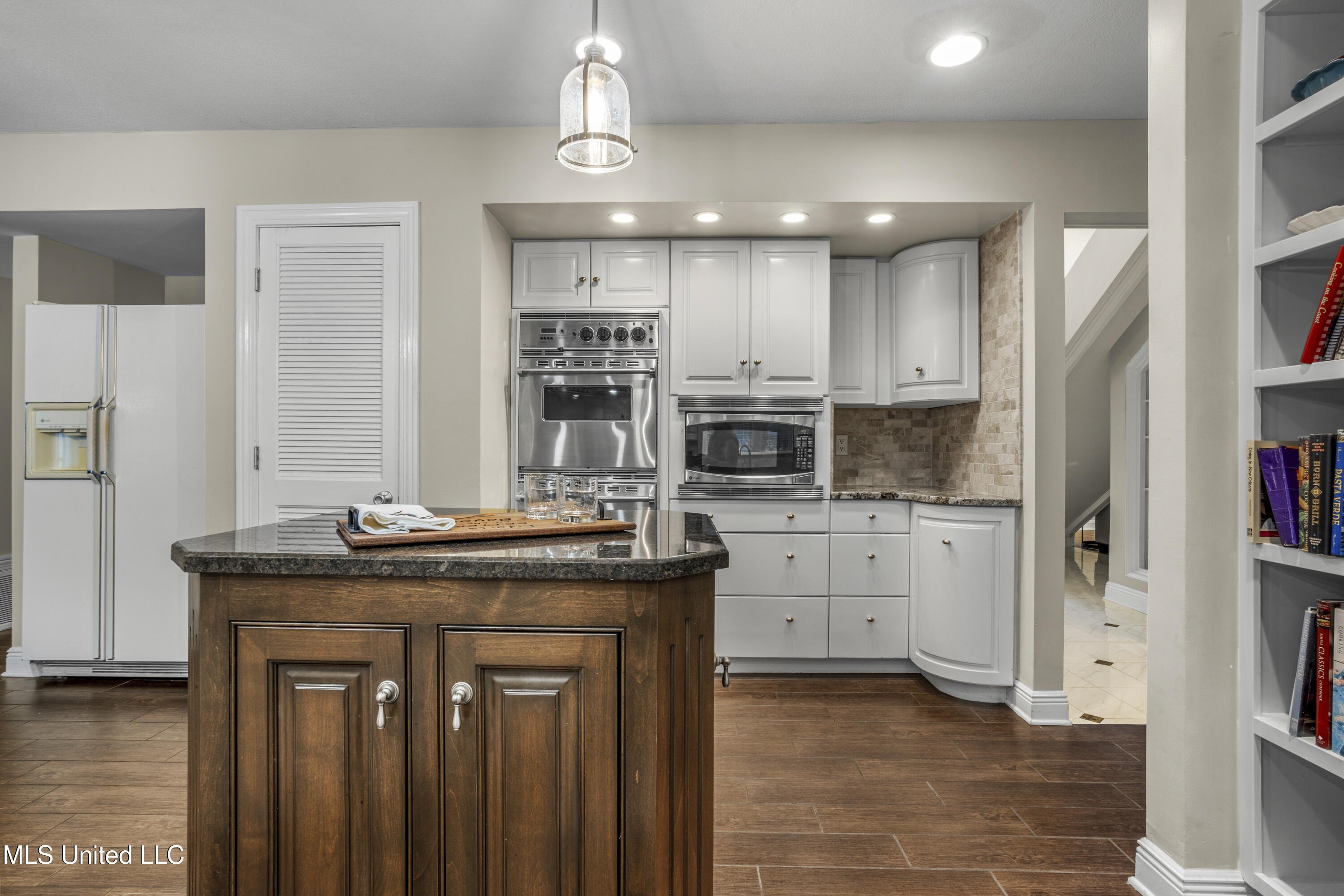 Gulfport, Mississippi, 39507, United States, 4 Bedrooms Bedrooms, ,4 BathroomsBathrooms,Residential,For Sale,1974539