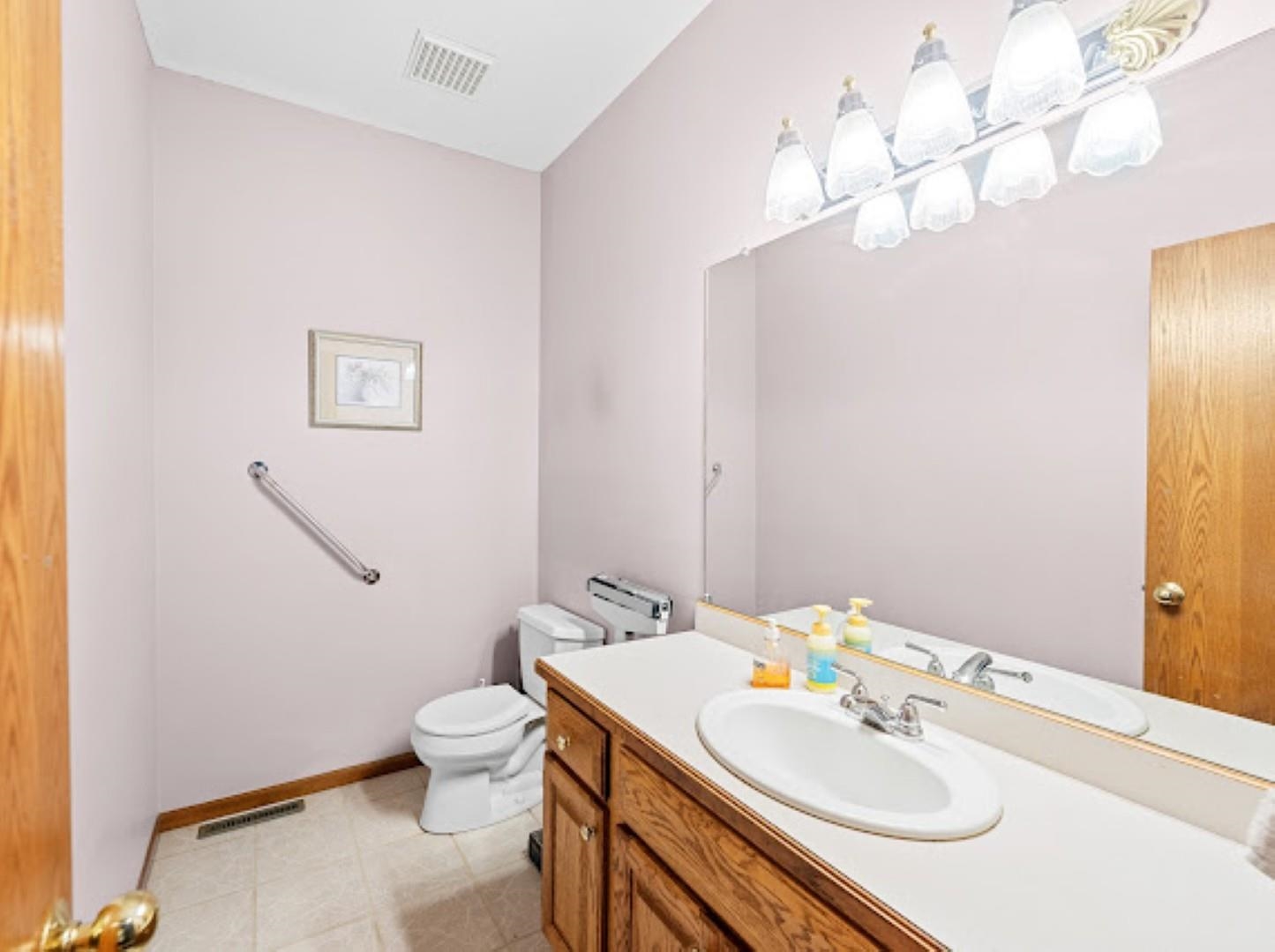 Salina, Kansas, 67401, United States, 4 Bedrooms Bedrooms, ,4 BathroomsBathrooms,Residential,For Sale,1932172