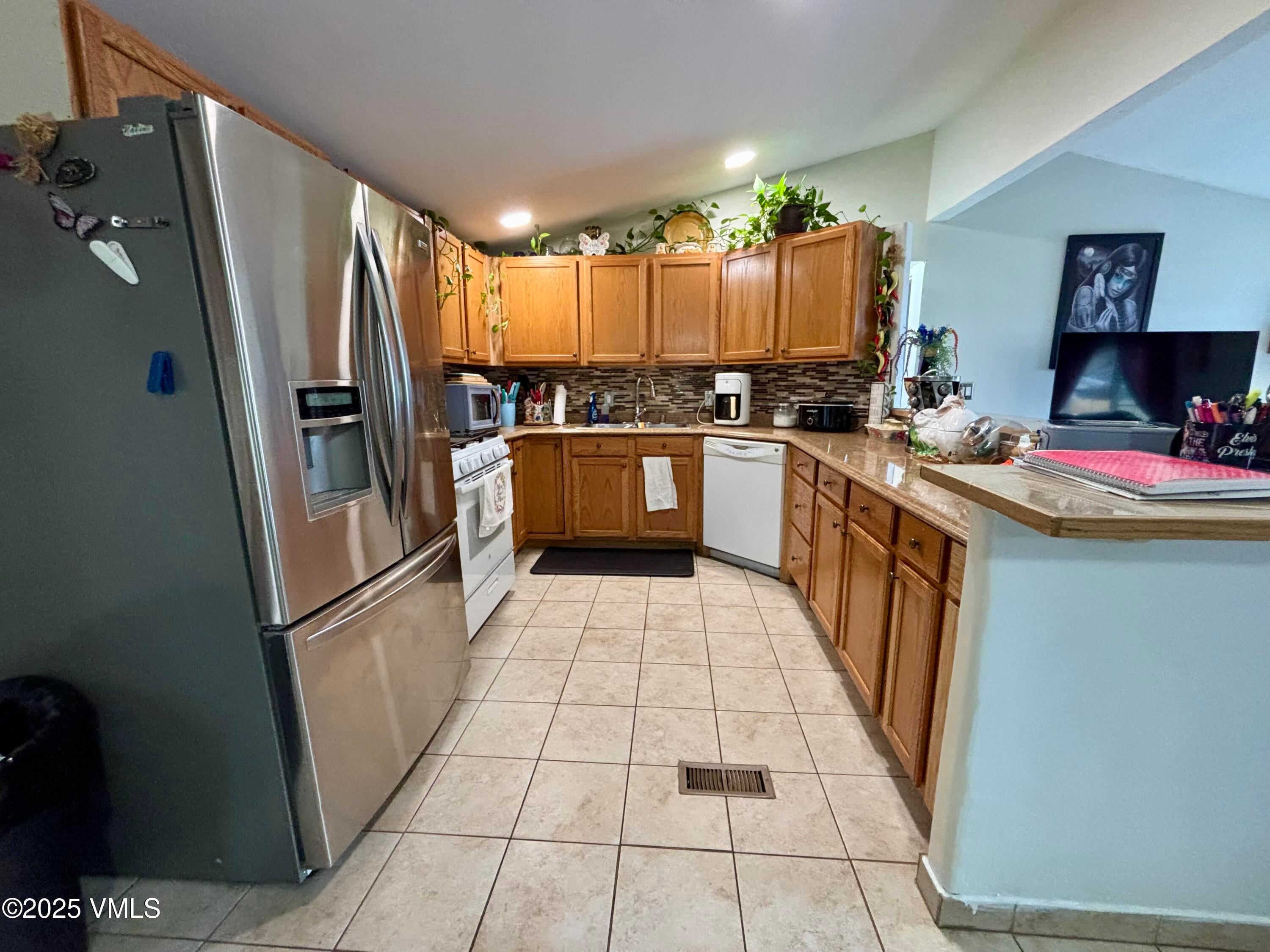 Gypsum, Colorado, 81637, United States, 3 Bedrooms Bedrooms, ,2 BathroomsBathrooms,Residential,For Sale,1986090