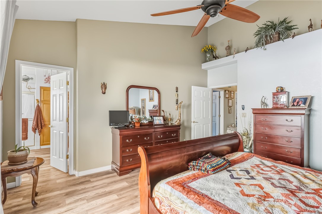 Bullhead City, Arizona, 86442, United States, 4 Bedrooms Bedrooms, ,2 BathroomsBathrooms,Residential,For Sale,1988926