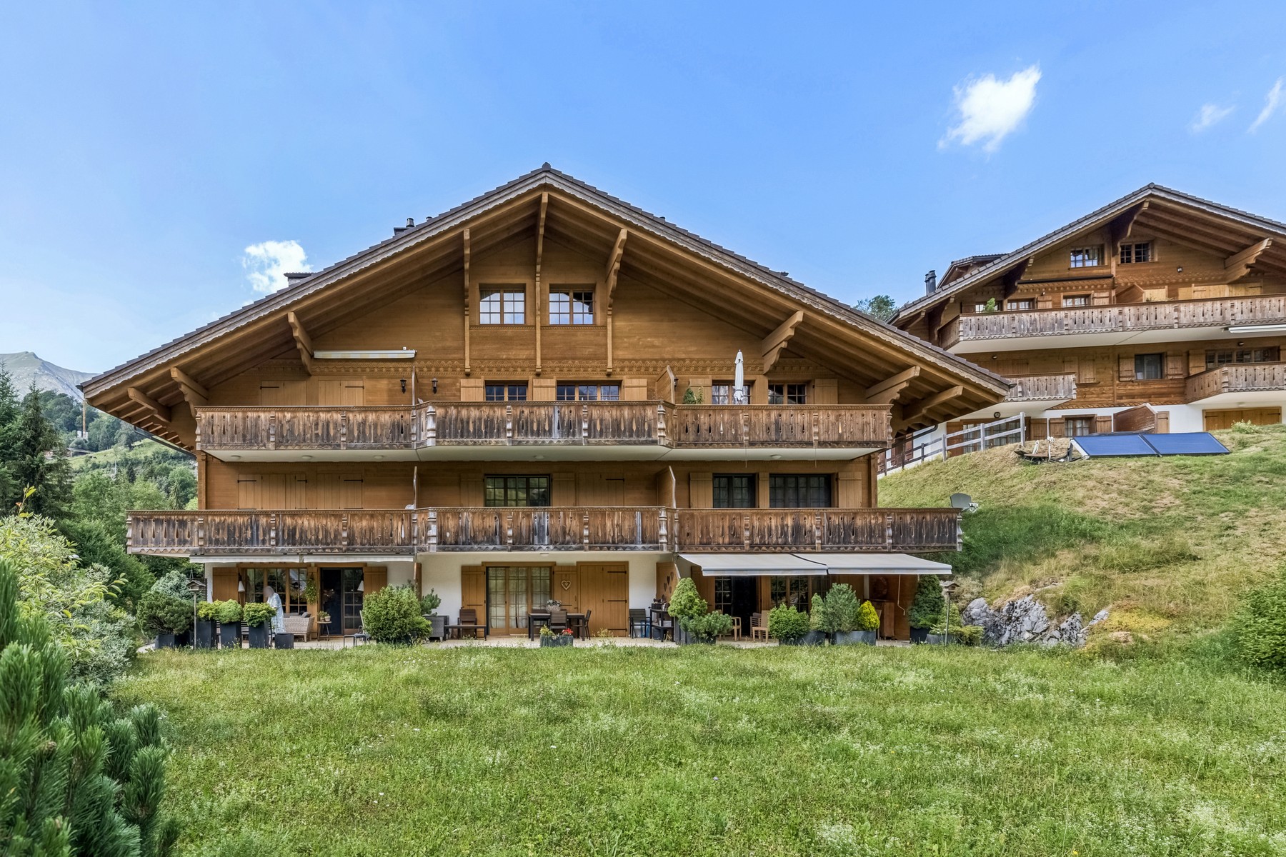  Duplex with breathtaking views—You