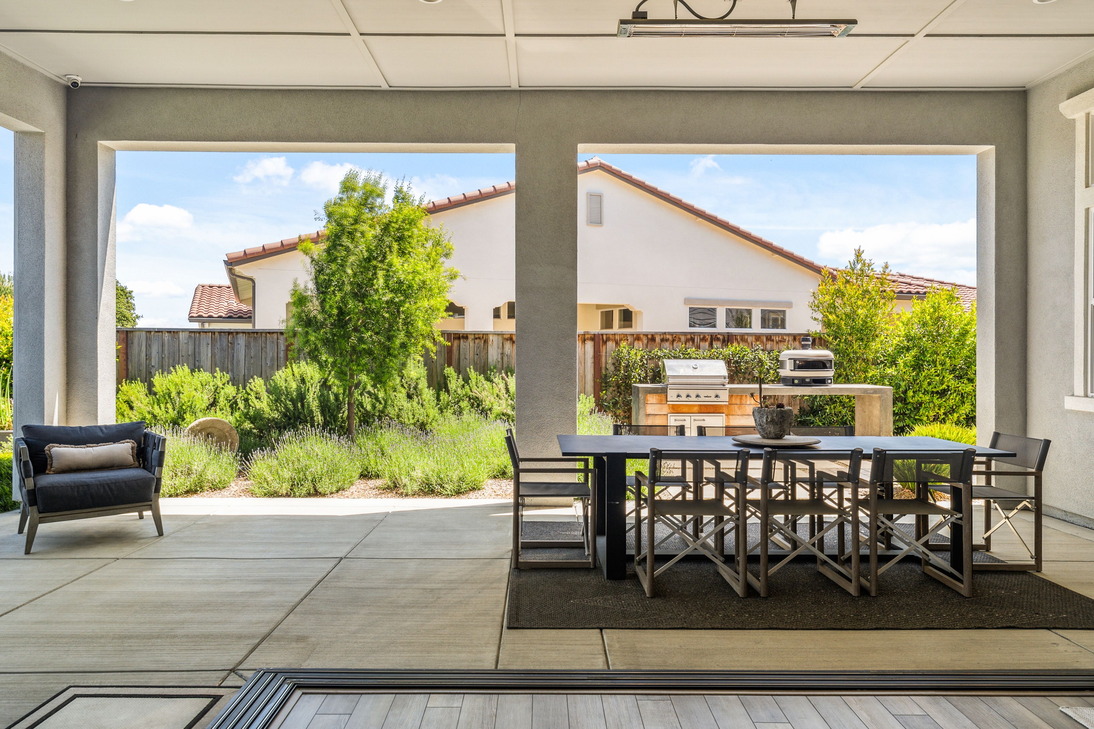  3007 Bluffs Drive - 物件實景