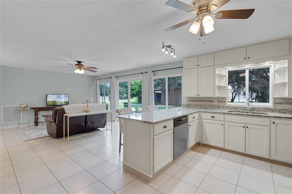 Geneva, Florida, 32732, United States, 3 Bedrooms Bedrooms, ,2 BathroomsBathrooms,Residential,For Sale,1897642