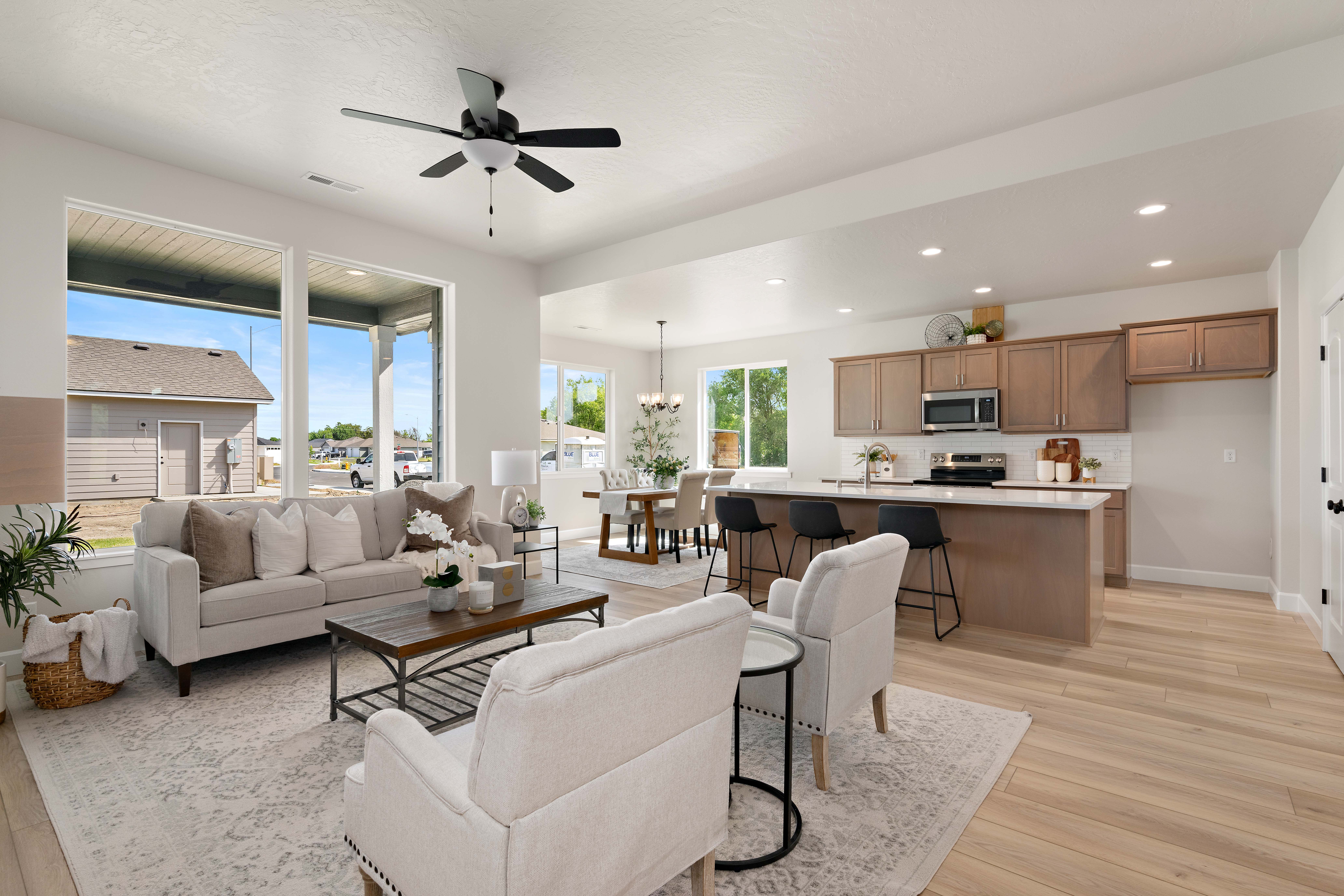  3 Car Garage, Great Floor Plan & Corner Lot - 物件實景