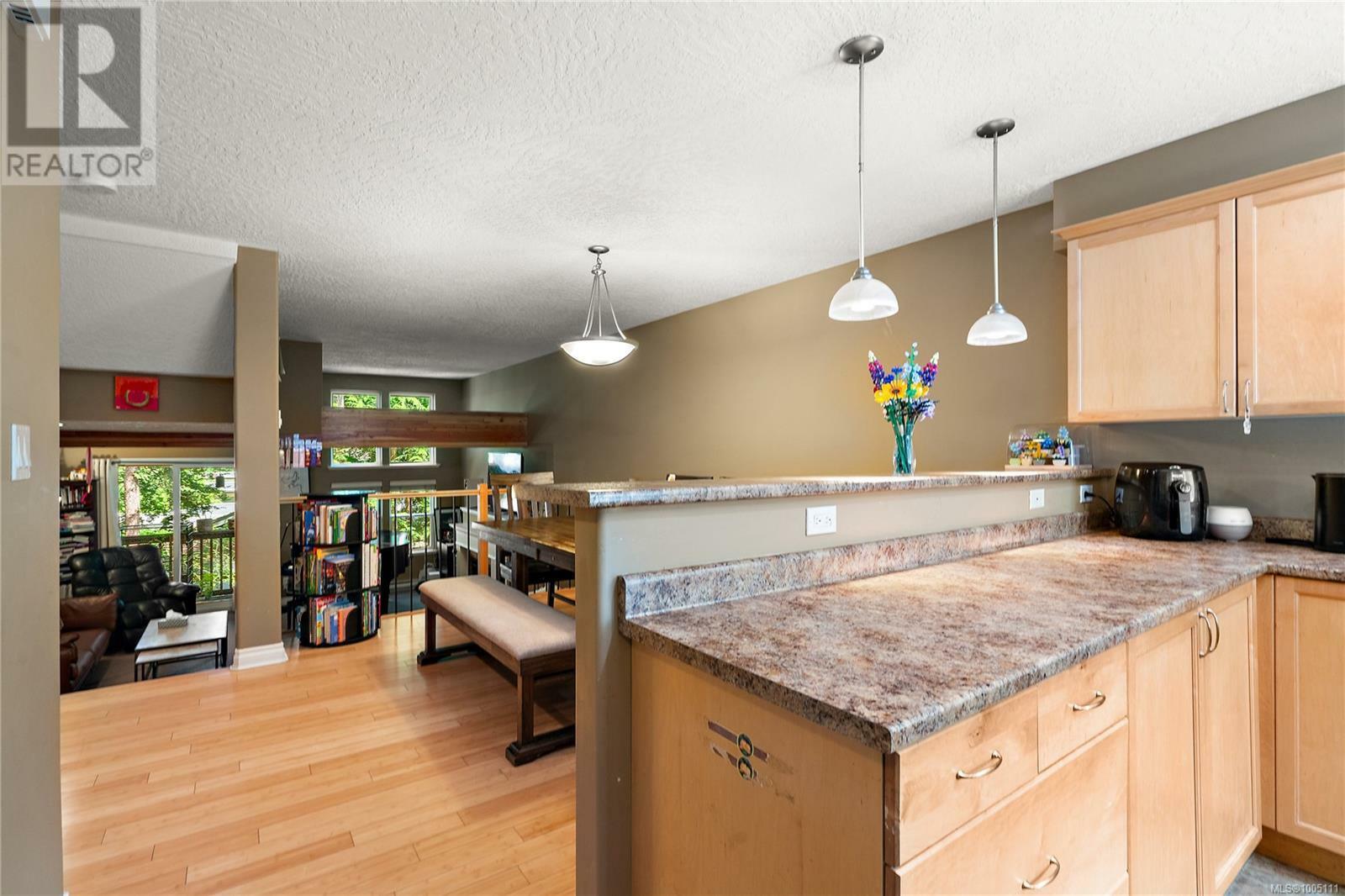 VICTORIA, British Columbia, V8T 0A3, CA, 3 Bedrooms Bedrooms, ,3 BathroomsBathrooms,Residential,For Sale,1883678