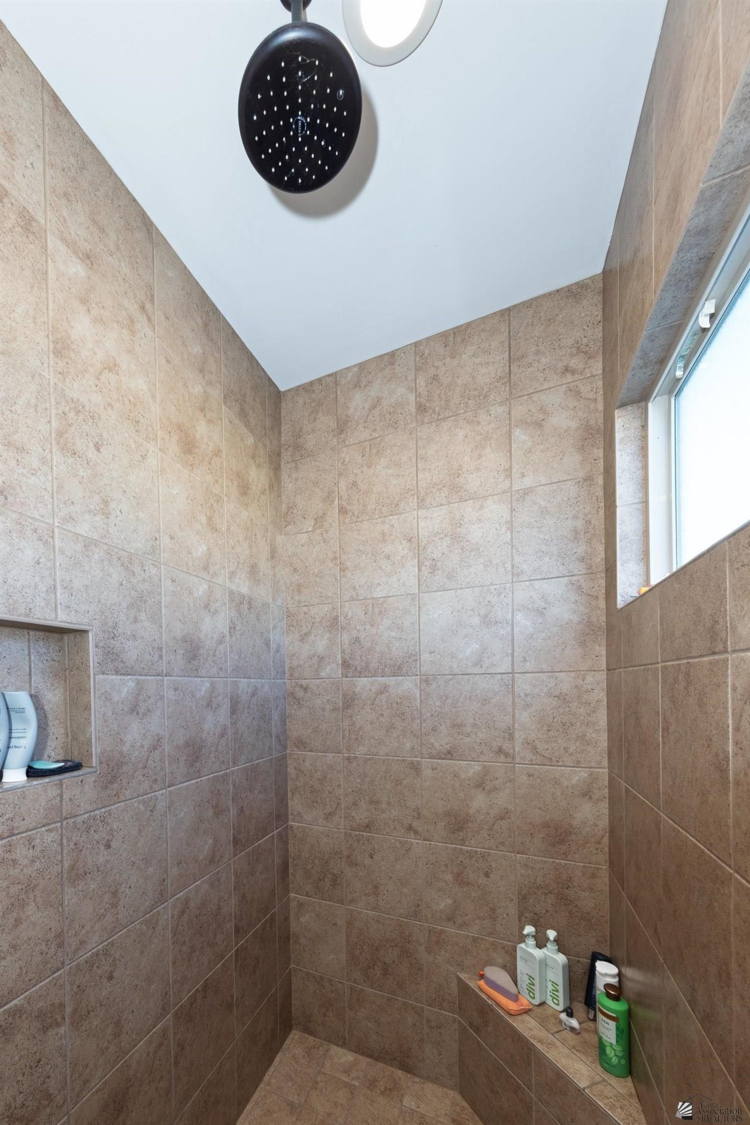 Yuma, Arizona, 85367, United States, 3 Bedrooms Bedrooms, ,1 BathroomBathrooms,Residential,For Sale,1977139