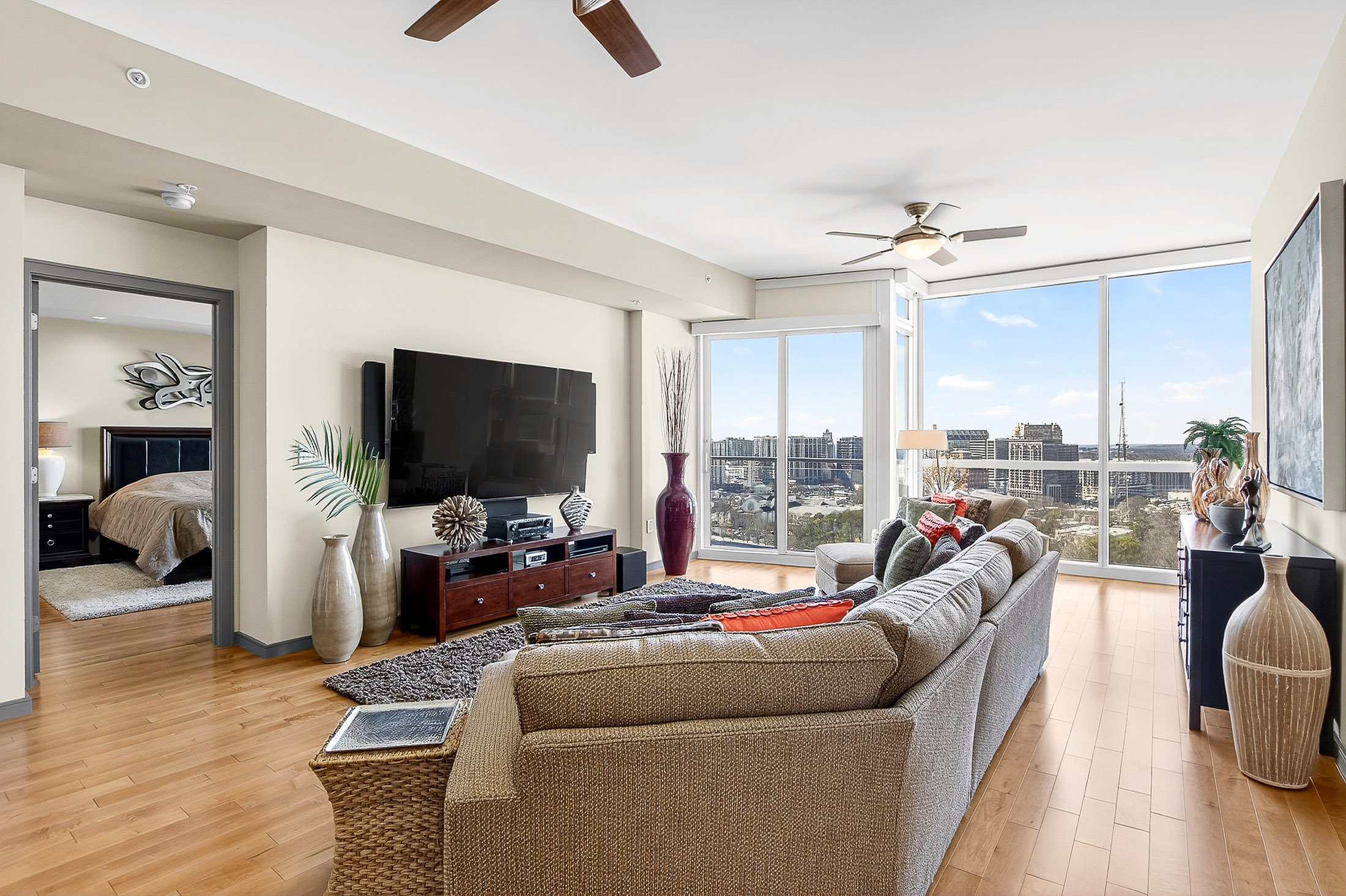  Immaculate Two Bedroom with Dedicated Office/Den at Sought-after Terminus - 物件實景