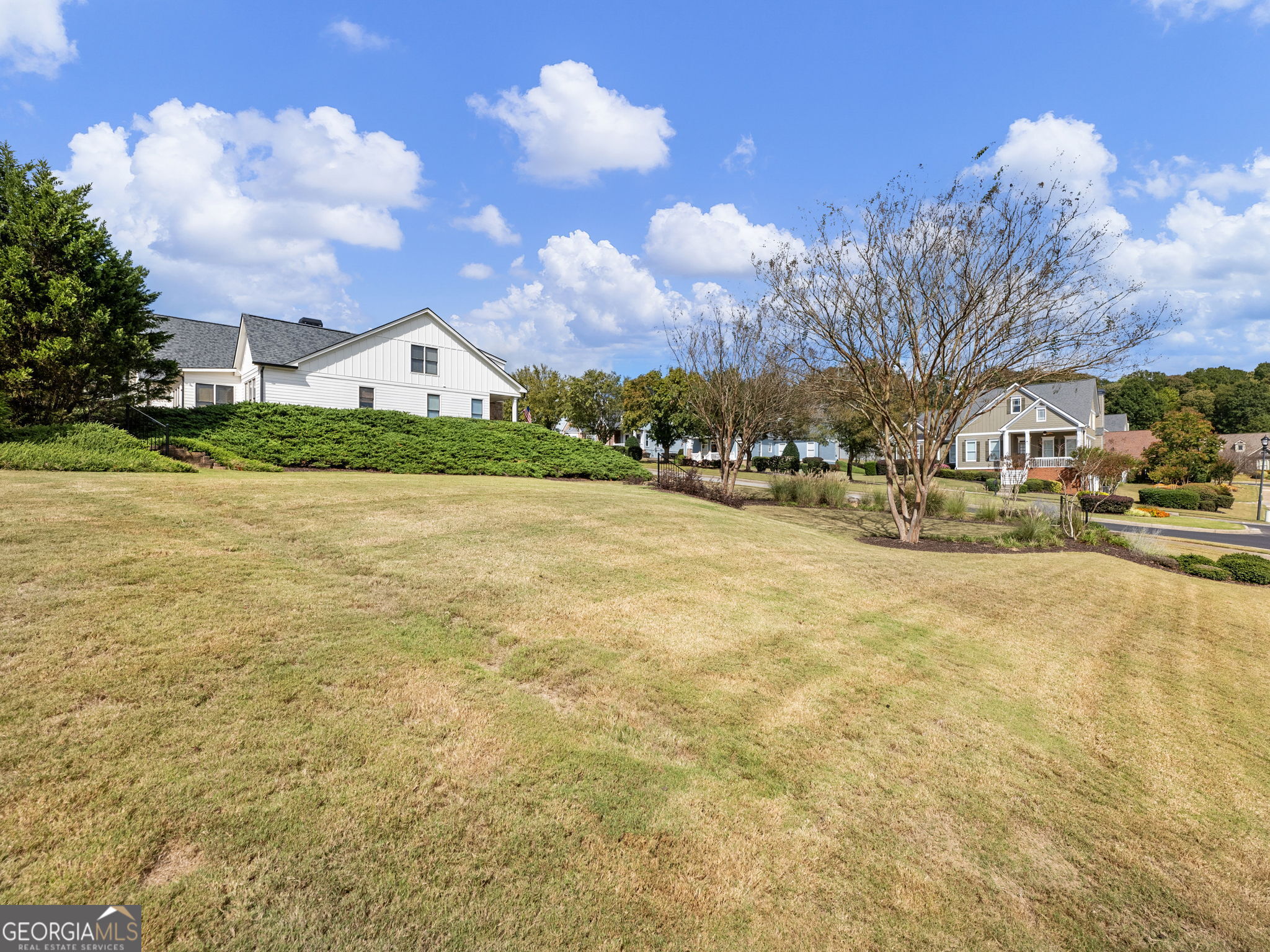 Hoschton, Georgia, 30548, United States, 5 Bedrooms Bedrooms, ,3 BathroomsBathrooms,Residential,For Sale,1986295