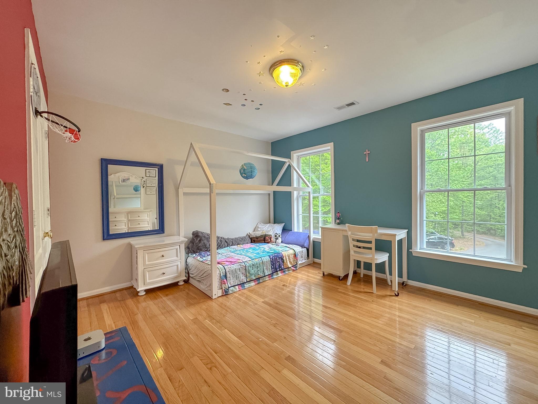 Fredericksburg, Virginia, 22408, United States, 5 Bedrooms Bedrooms, ,4 BathroomsBathrooms,Residential,For Sale,2043363