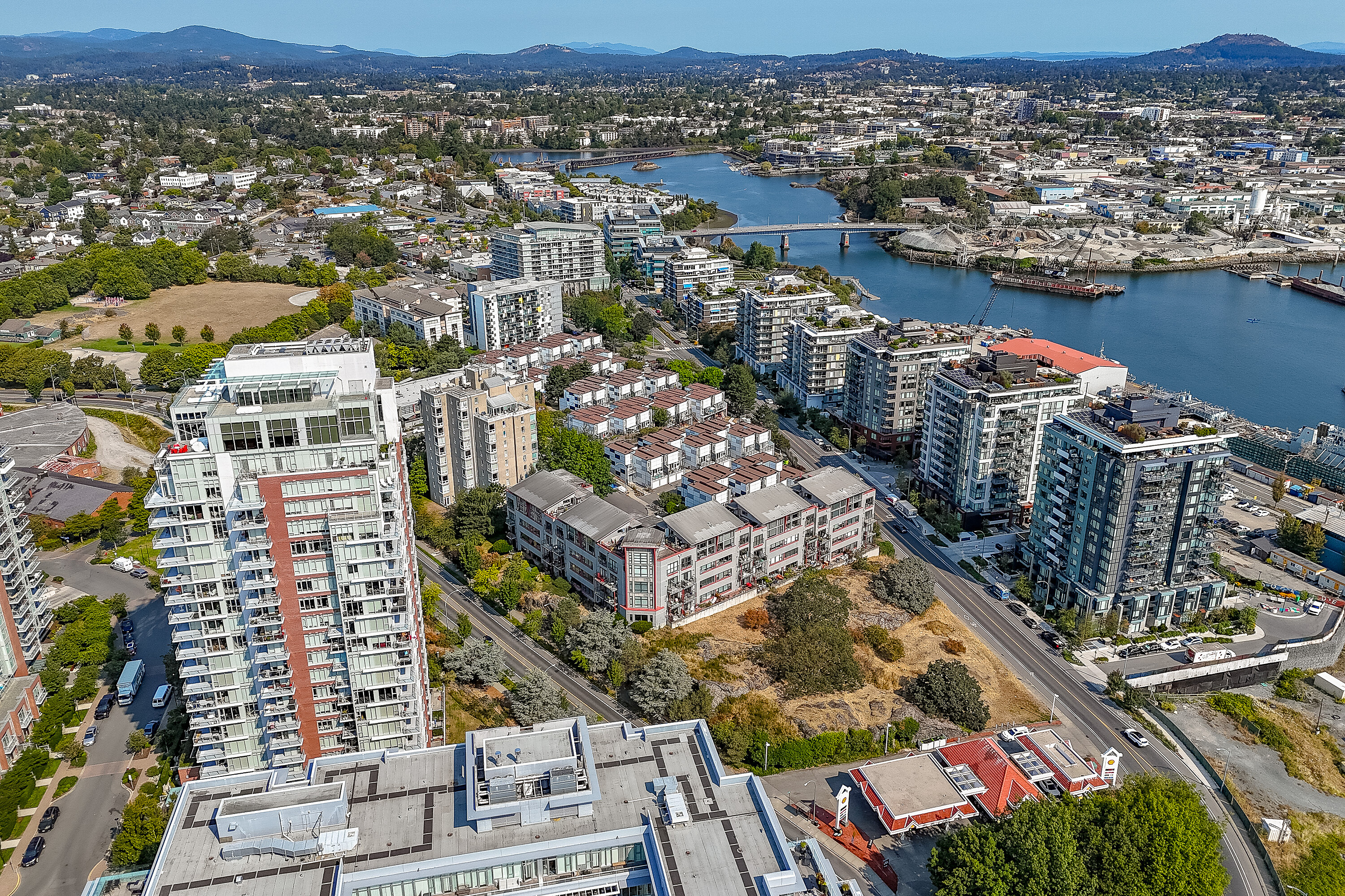  The Edge in Popular Vic West - 物件實景
