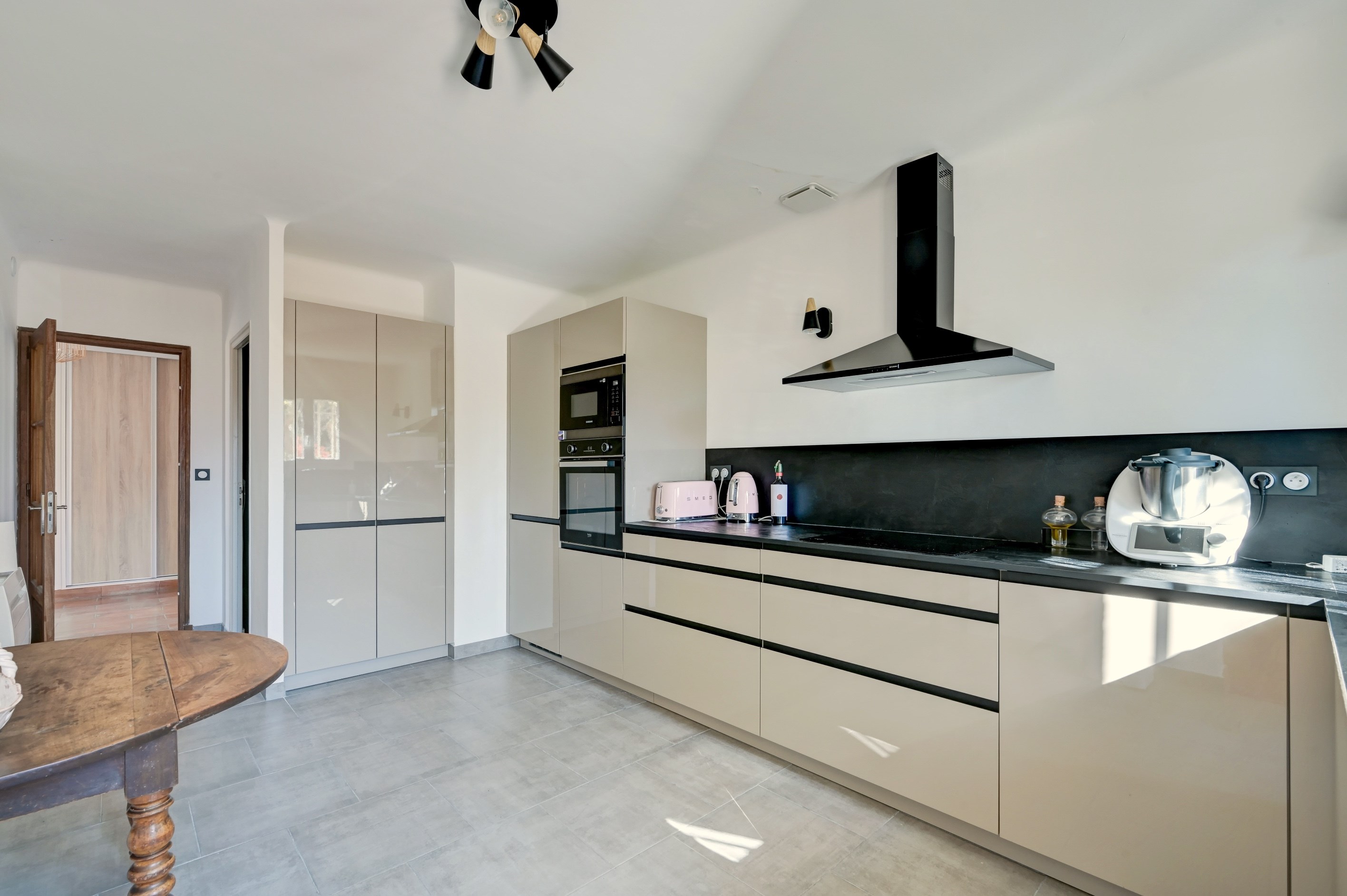 Renovated secure house with terrace. - 物件實景