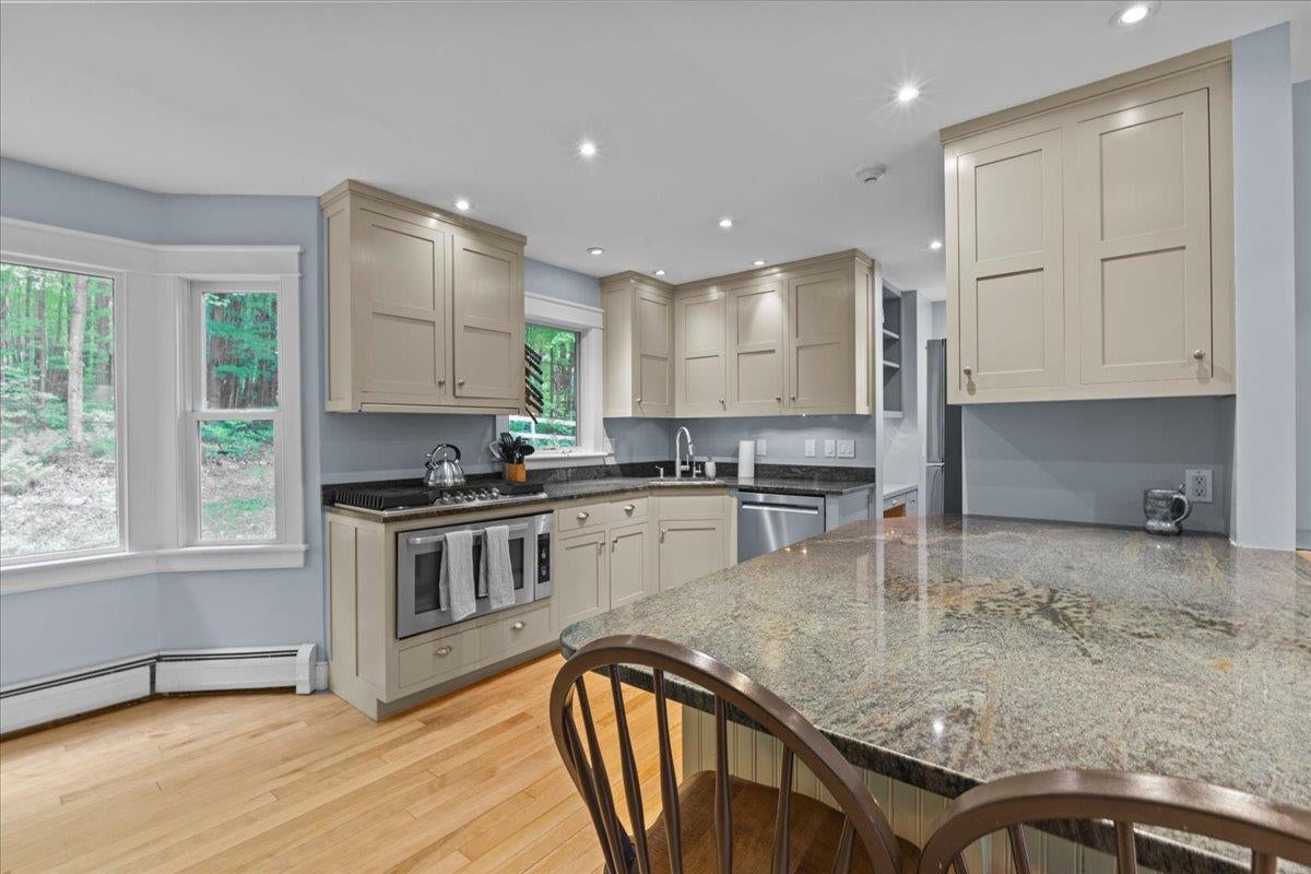 Stowe, Vermont, 05672, United States, 6 Bedrooms Bedrooms, ,4 BathroomsBathrooms,Residential,For Sale,1840743
