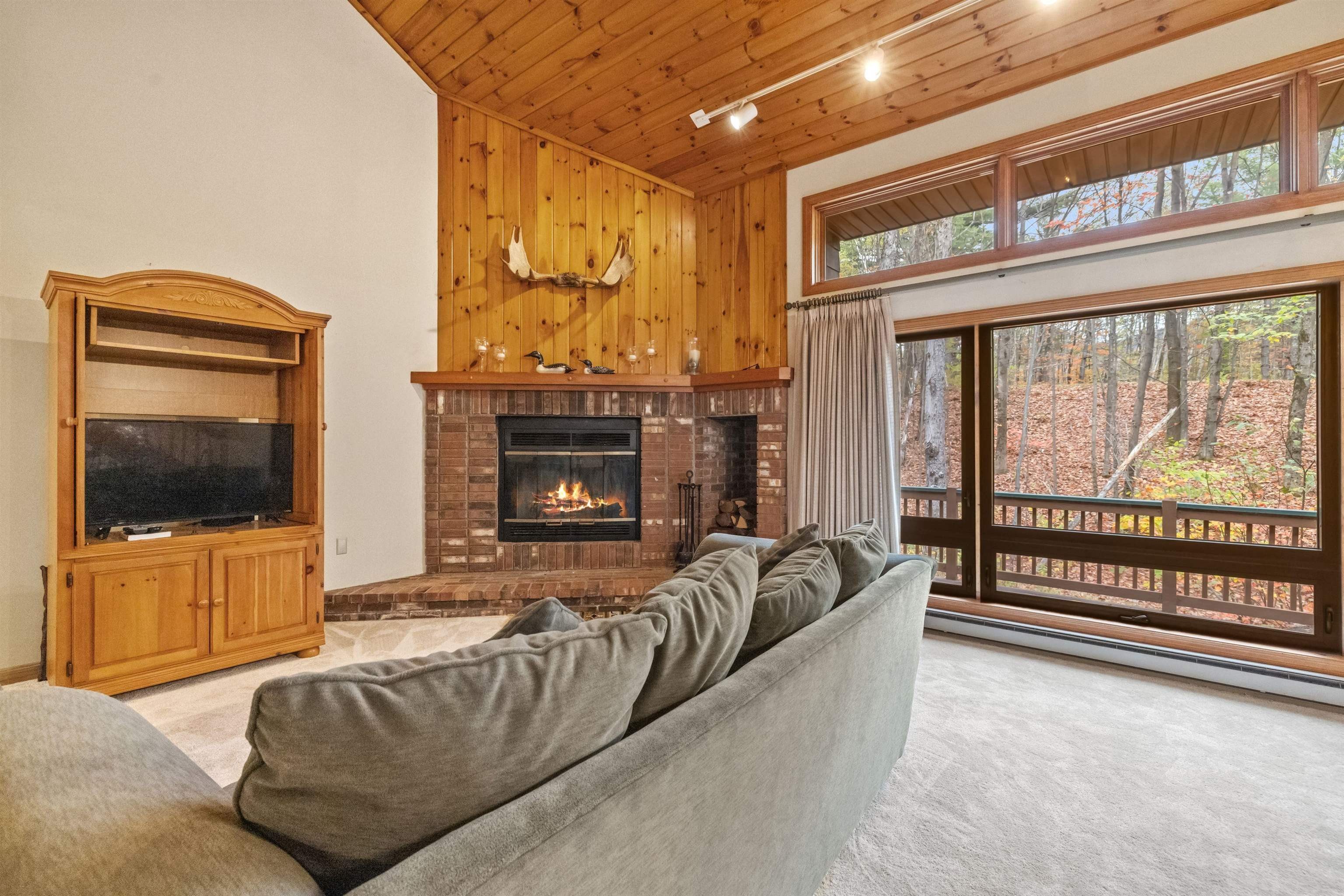 Woodstock, New Hampshire, 03262, United States, 2 Bedrooms Bedrooms, ,3 BathroomsBathrooms,Residential,For Sale,1977442