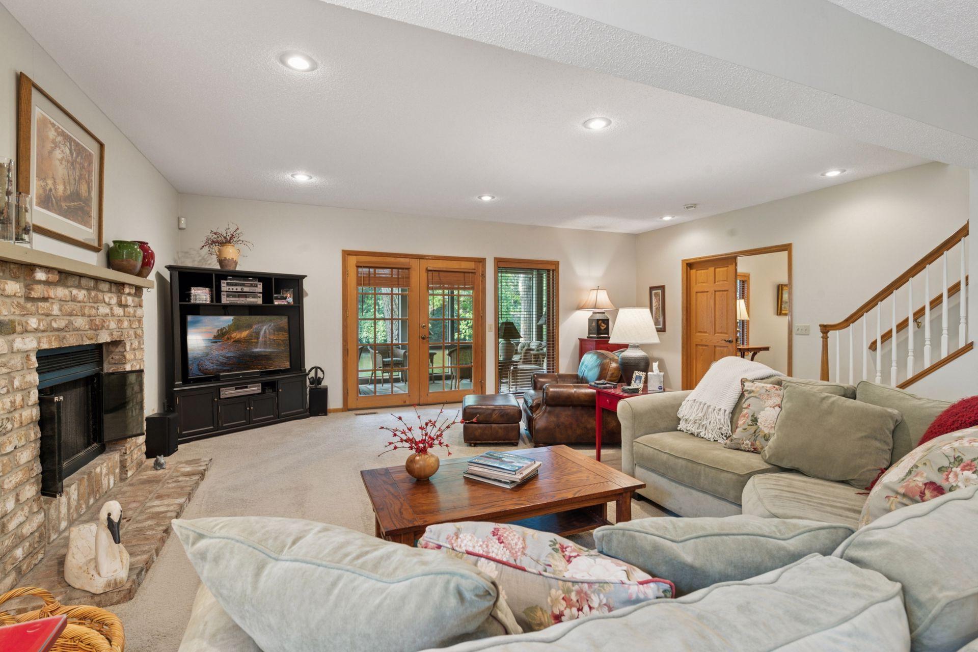 Edina, Minnesota, 55439, United States, 3 Bedrooms Bedrooms, ,2 BathroomsBathrooms,Residential,For Sale,1941919