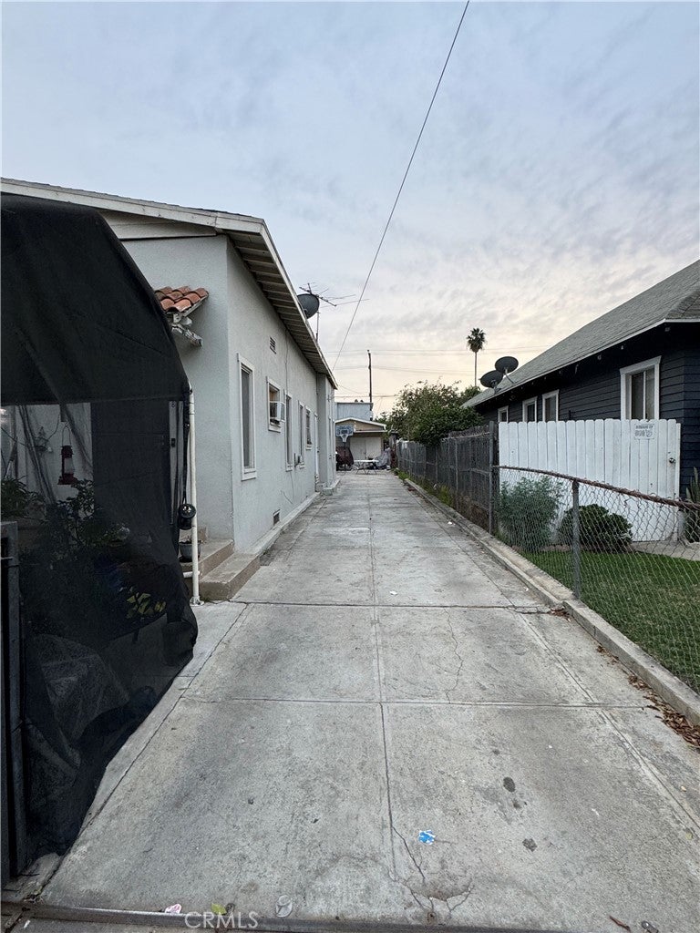 Los Angeles, California, 90007, United States, ,Residential,For Sale,2005752