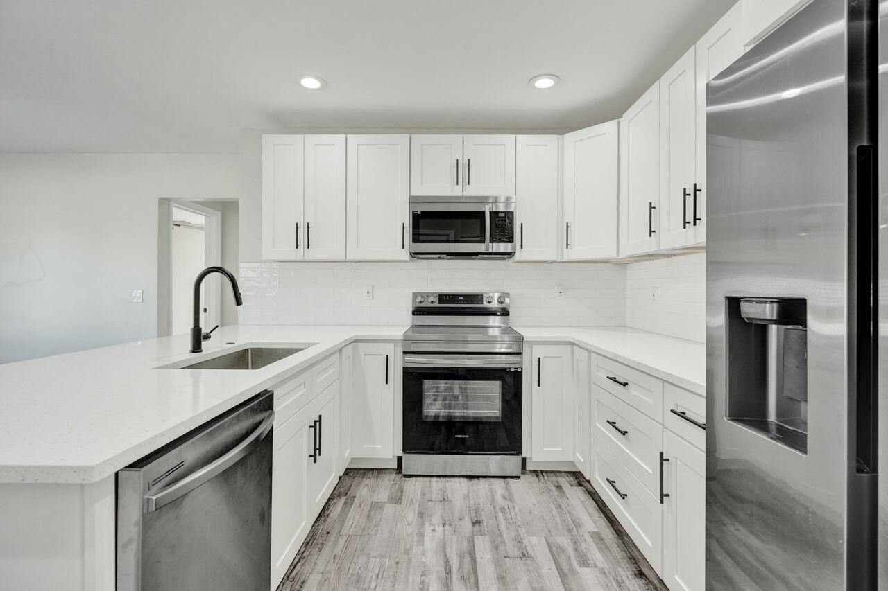 Lake Worth Beach, Florida, 33460, United States, 3 Bedrooms Bedrooms, ,2 BathroomsBathrooms,Residential,For Sale,1992911