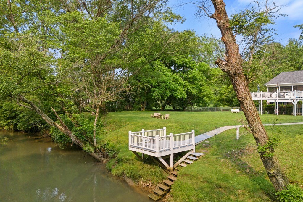 Murphy, North Carolina, 28906, United States, 2 Bedrooms Bedrooms, ,2 BathroomsBathrooms,Residential,For Sale,1923823