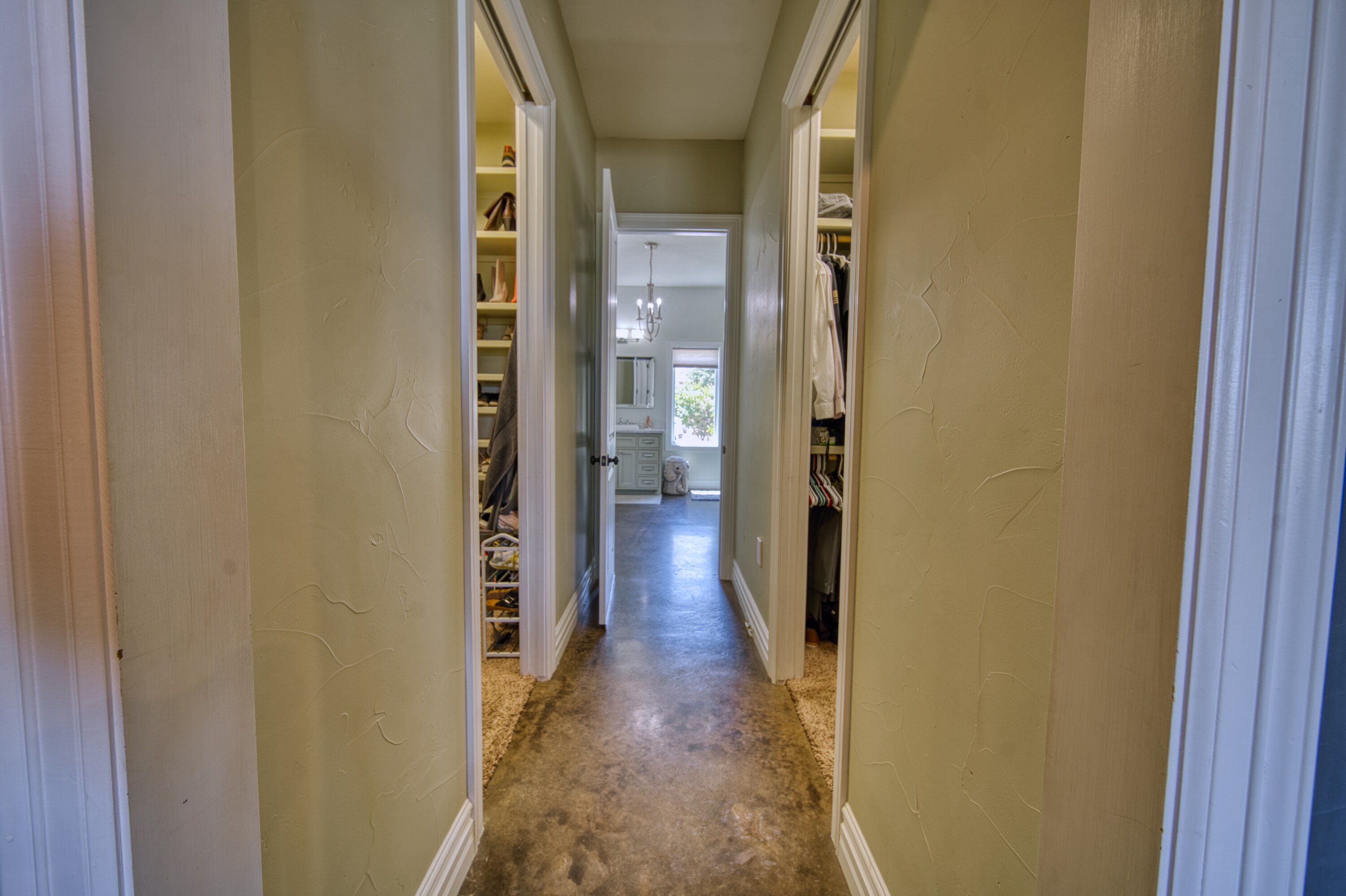 Carlsbad, New Mexico, 88220, United States, 5 Bedrooms Bedrooms, ,4 BathroomsBathrooms,Residential,For Sale,1974334