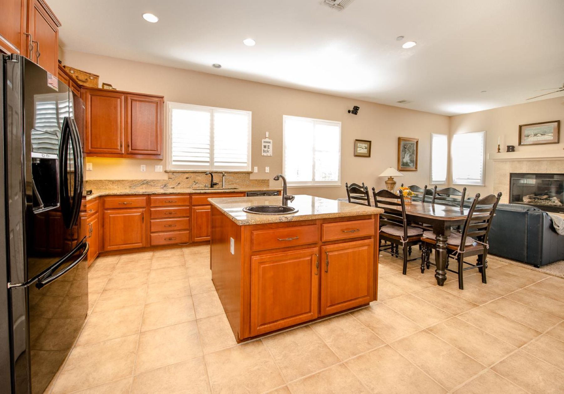  33203 Pintail Street, Woodland, CA 95695 - 物件實景