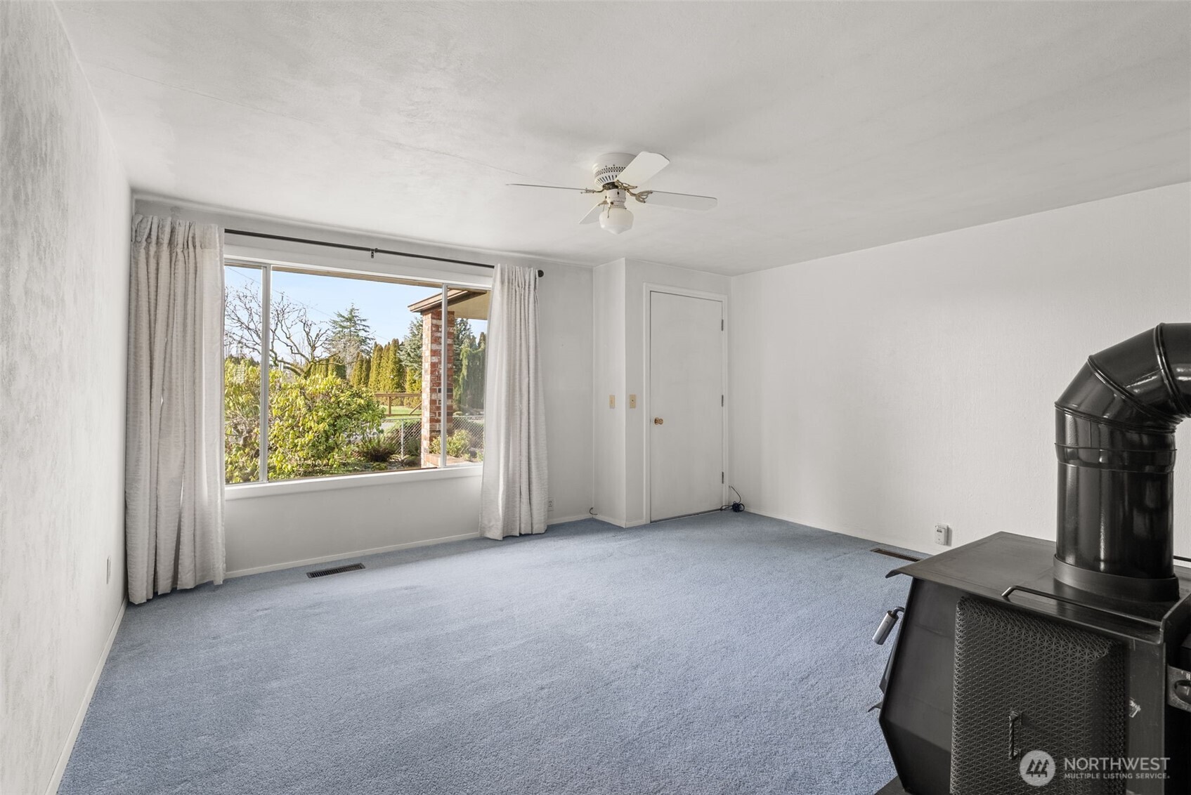 Chehalis, Washington, 98532, United States, 2 Bedrooms Bedrooms, ,1 BathroomBathrooms,Residential,For Sale,2015709