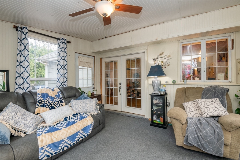 Lynnfield, Massachusetts, 01940, United States, 4 Bedrooms Bedrooms, ,3 BathroomsBathrooms,Residential,For Sale,2029876